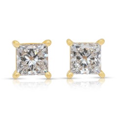 Sparkling 1.90ct Diamonds Stud Earrings in 18k Yellow Gold - IGI Certified