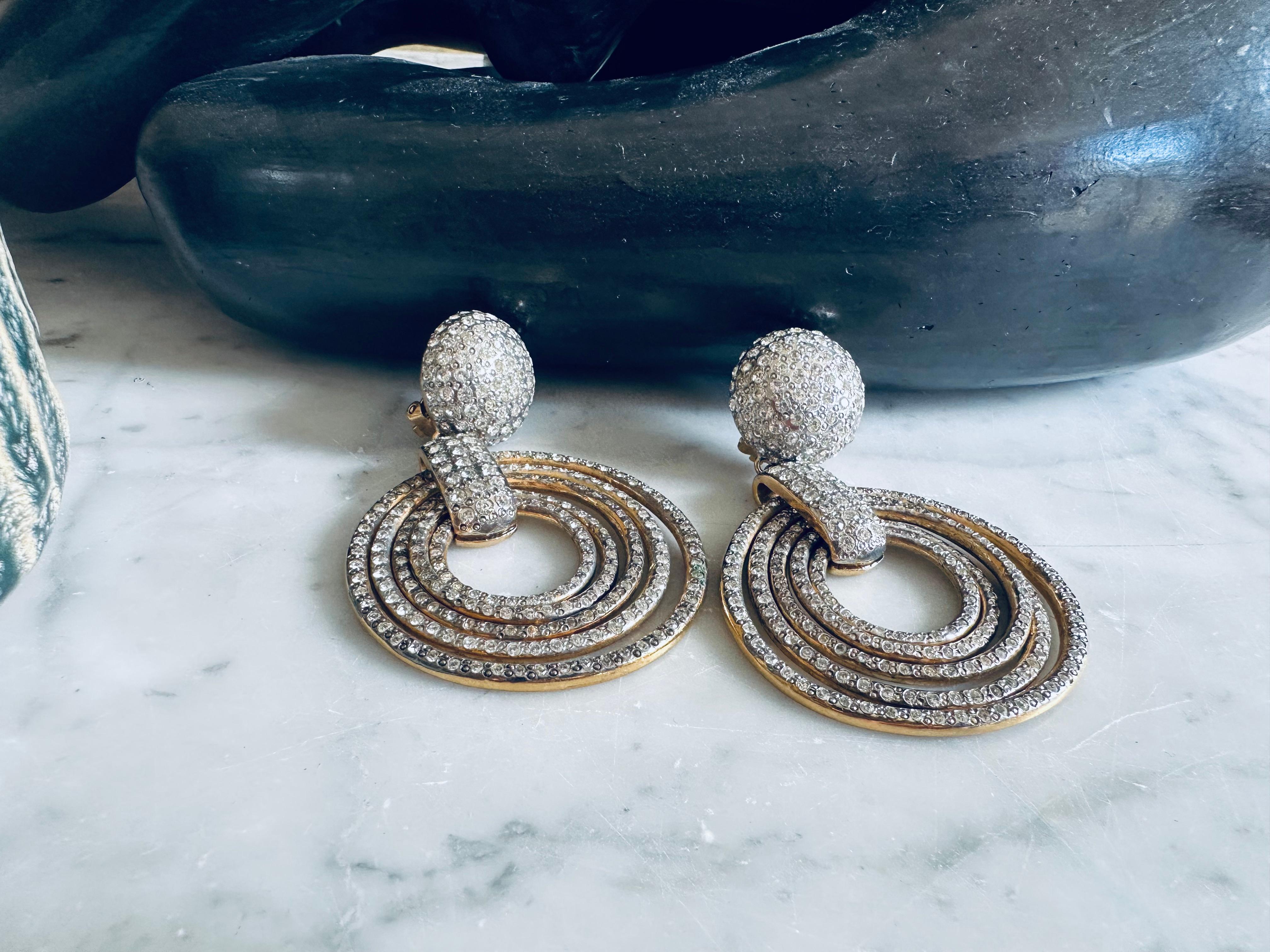 Sparkling 1980s Valentino Rhinestone Clip-On Earrings – Vintage Glamour For Sale 7