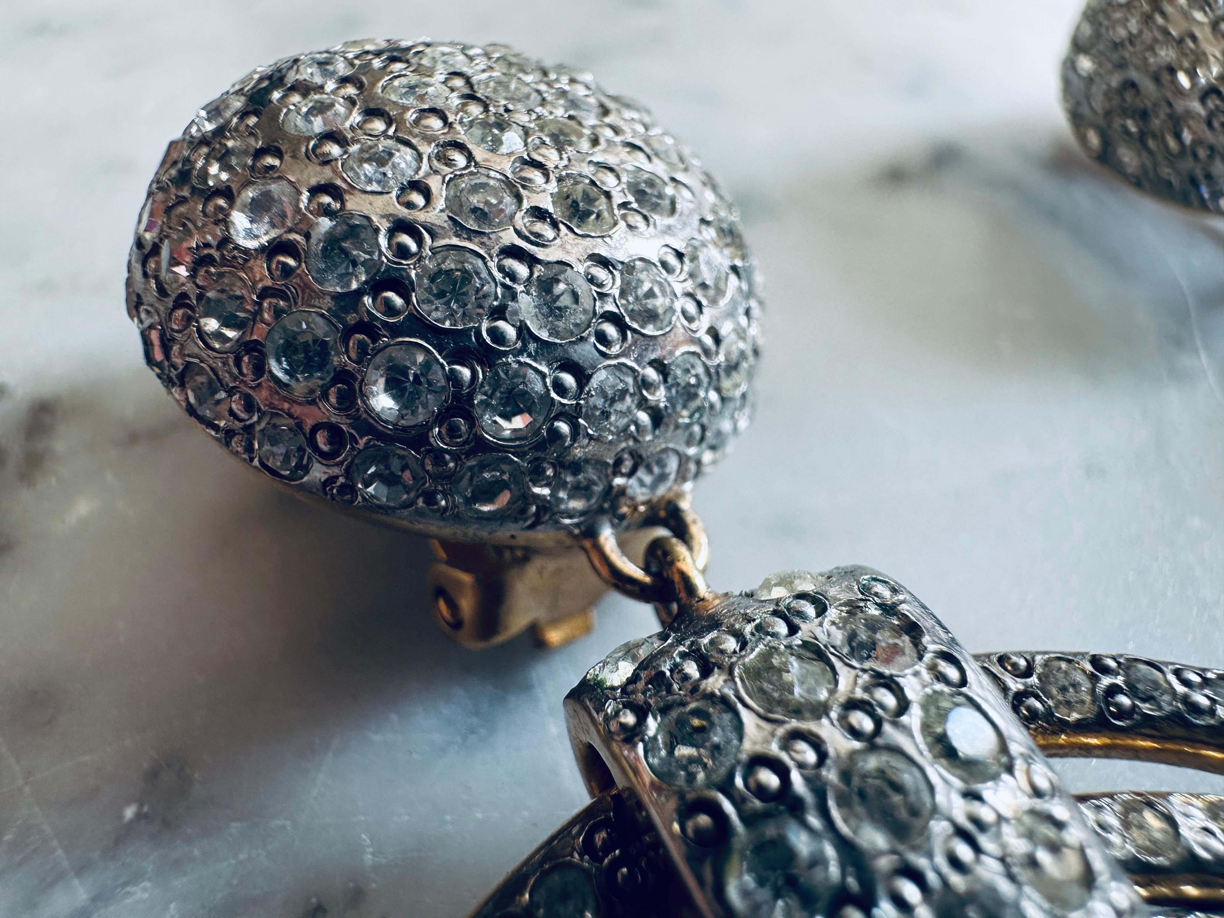 Sparkling 1980s Valentino Rhinestone Clip-On Earrings – Vintage Glamour In Good Condition For Sale In Hamburg, DE