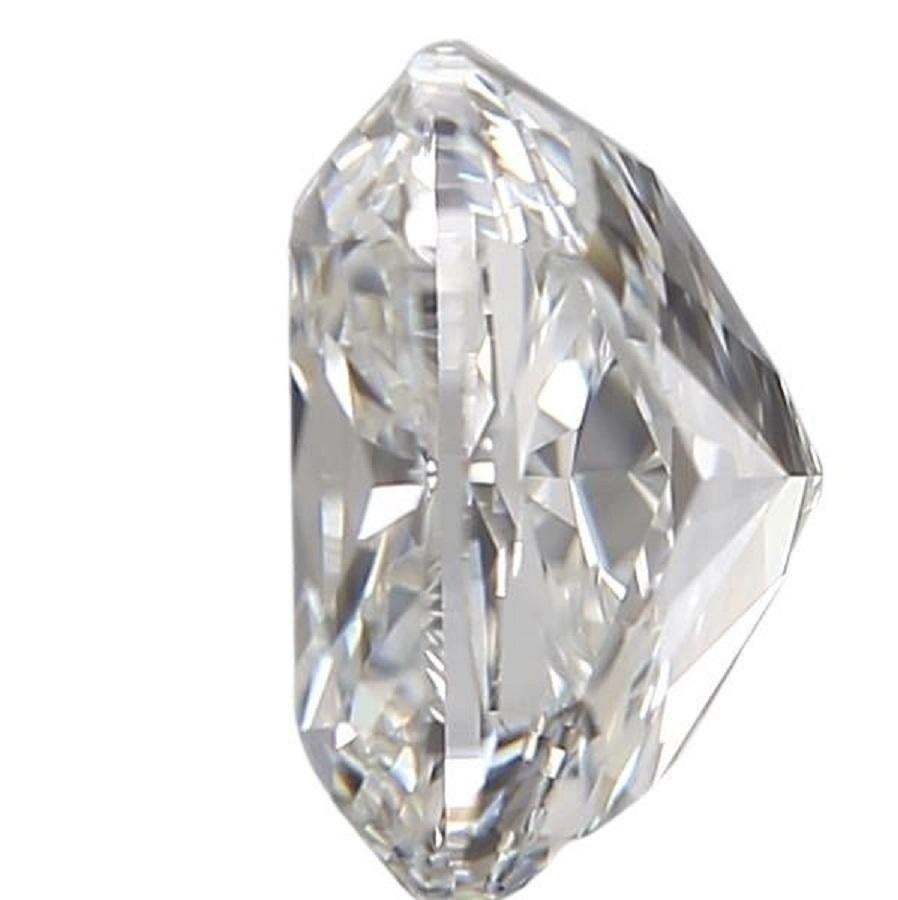 Un étincelant diamant brillant modifié en coussin de taille naturelle de 1,03 carat G VS1 d'excellente qualité. Ce diamant est accompagné d'un certificat GIA et d'un numéro d'inscription au laser.

SKU : RM-0047
GIA 7446830388
