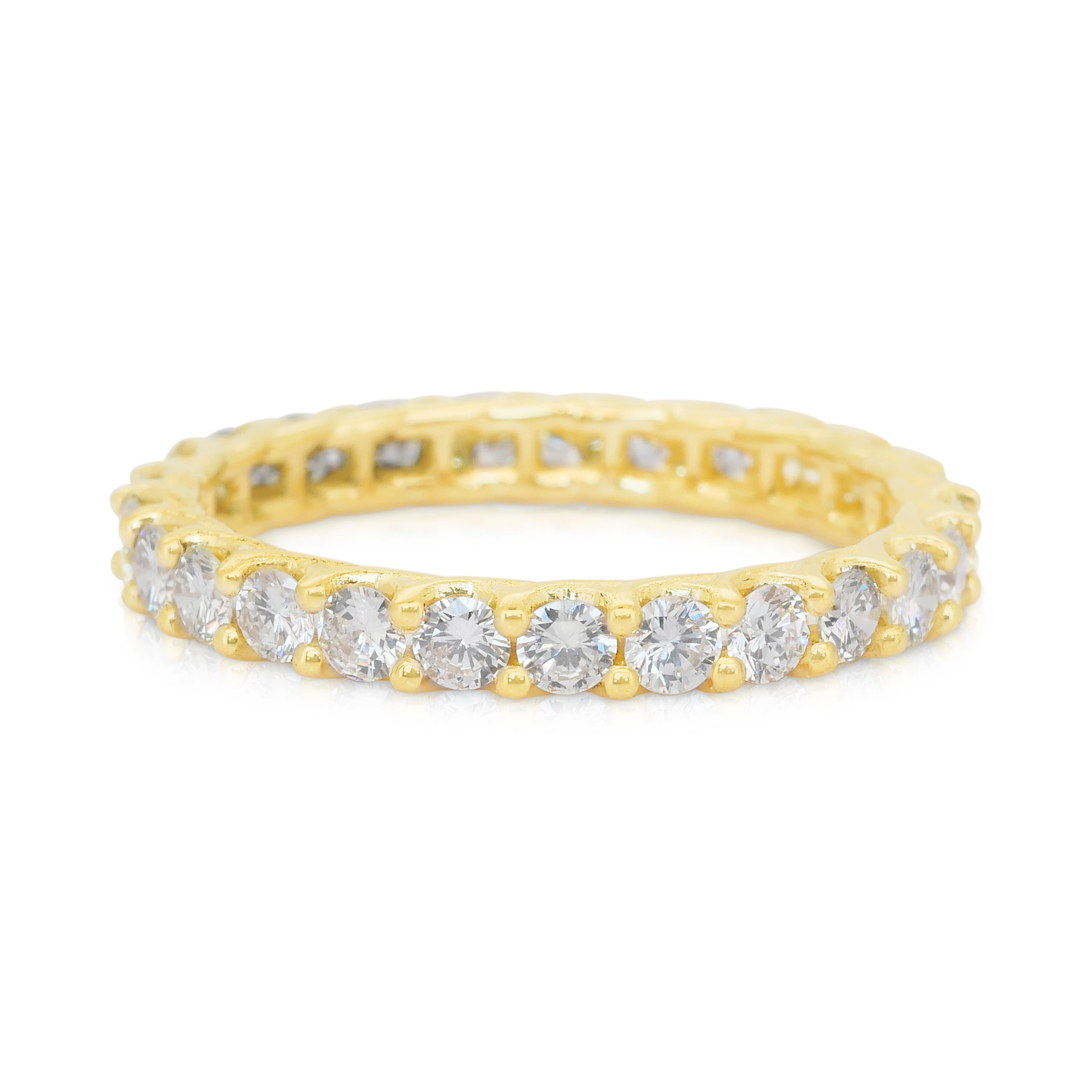 Scintillante anello di eternità con 2,00ct di diamanti in oro giallo 18k - certificato IGI In condizioni Nuovo in vendita a רמת גן, IL