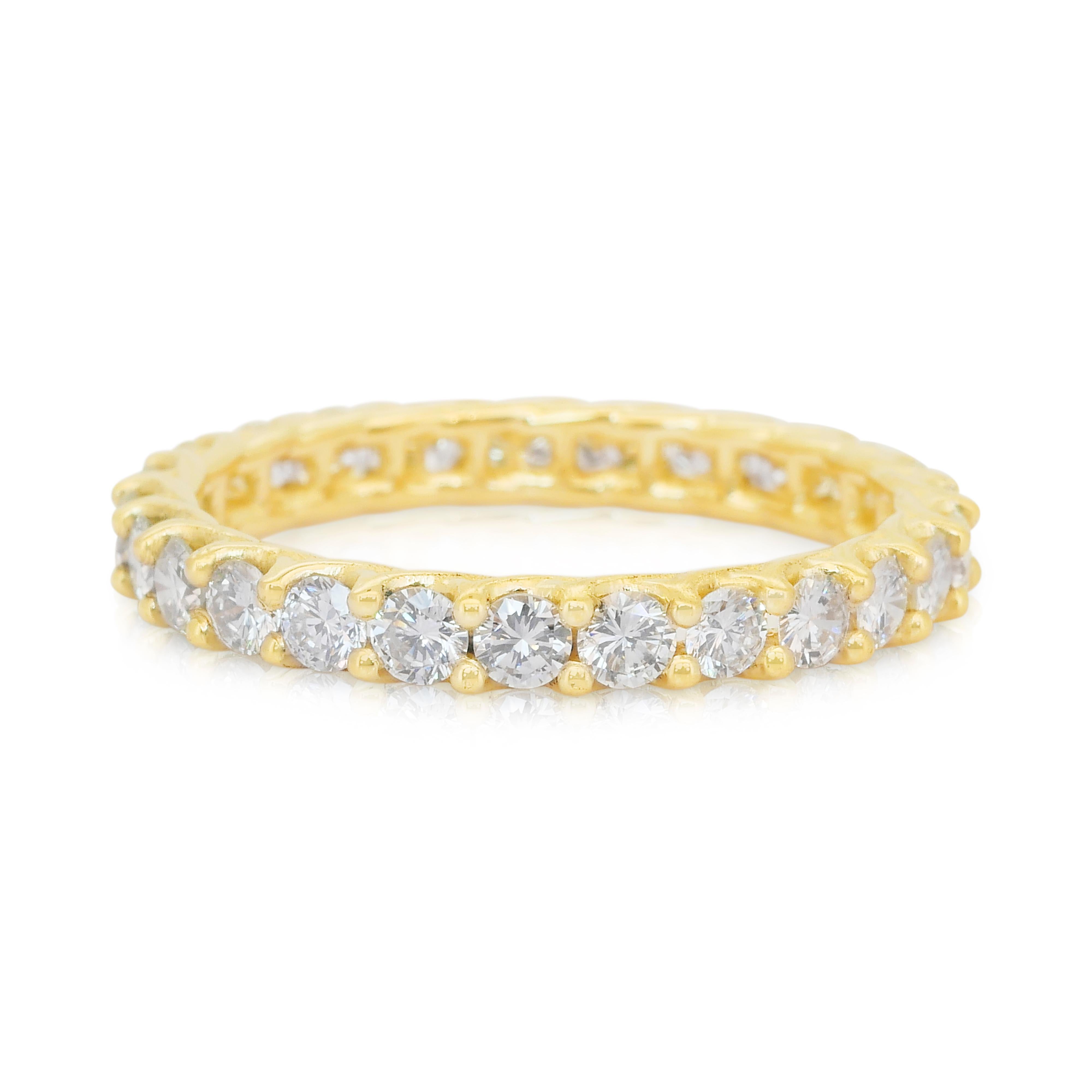 Scintillante anello di eternità con 2,00ct di diamanti in oro giallo 18k - certificato IGI in vendita 4