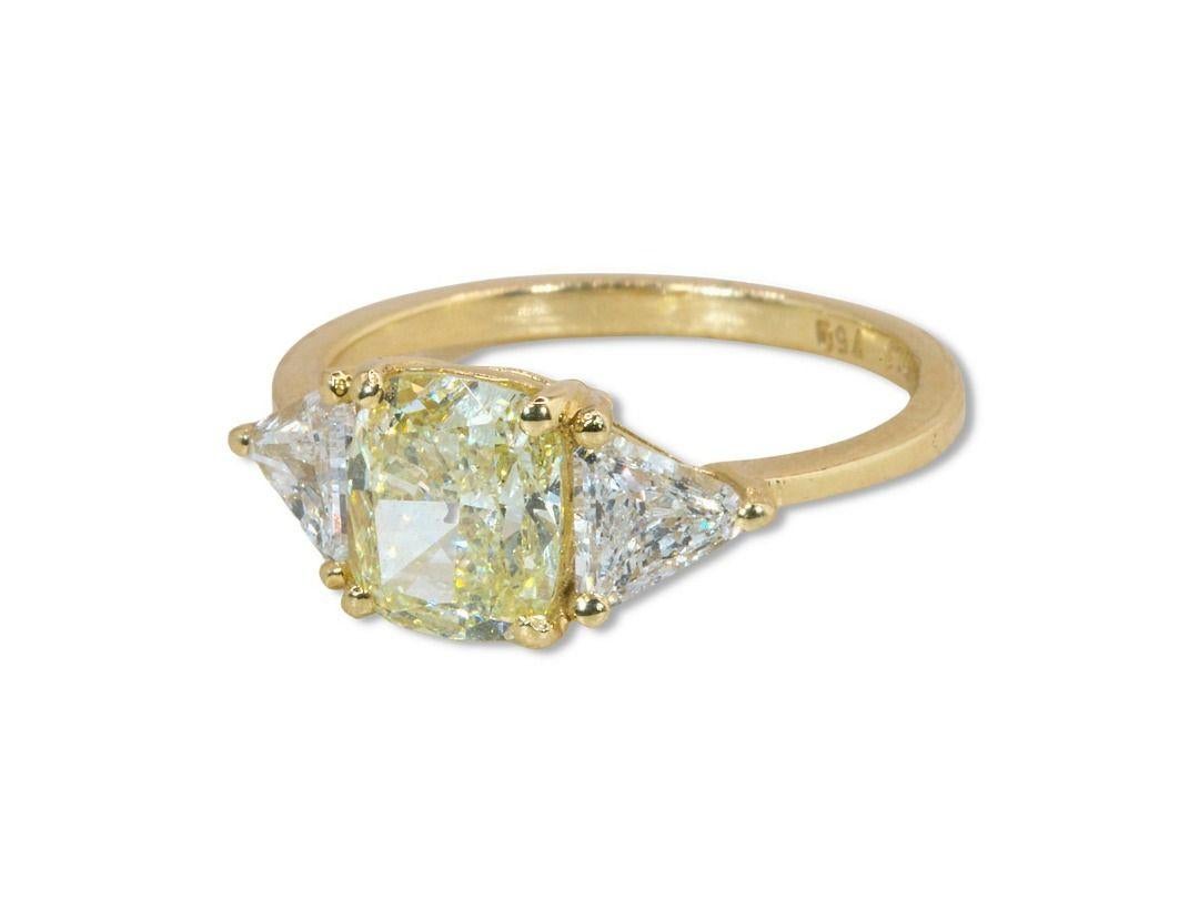 Sparkling 2,03 Karat 3-Stein-Diamantring im Angebot 4