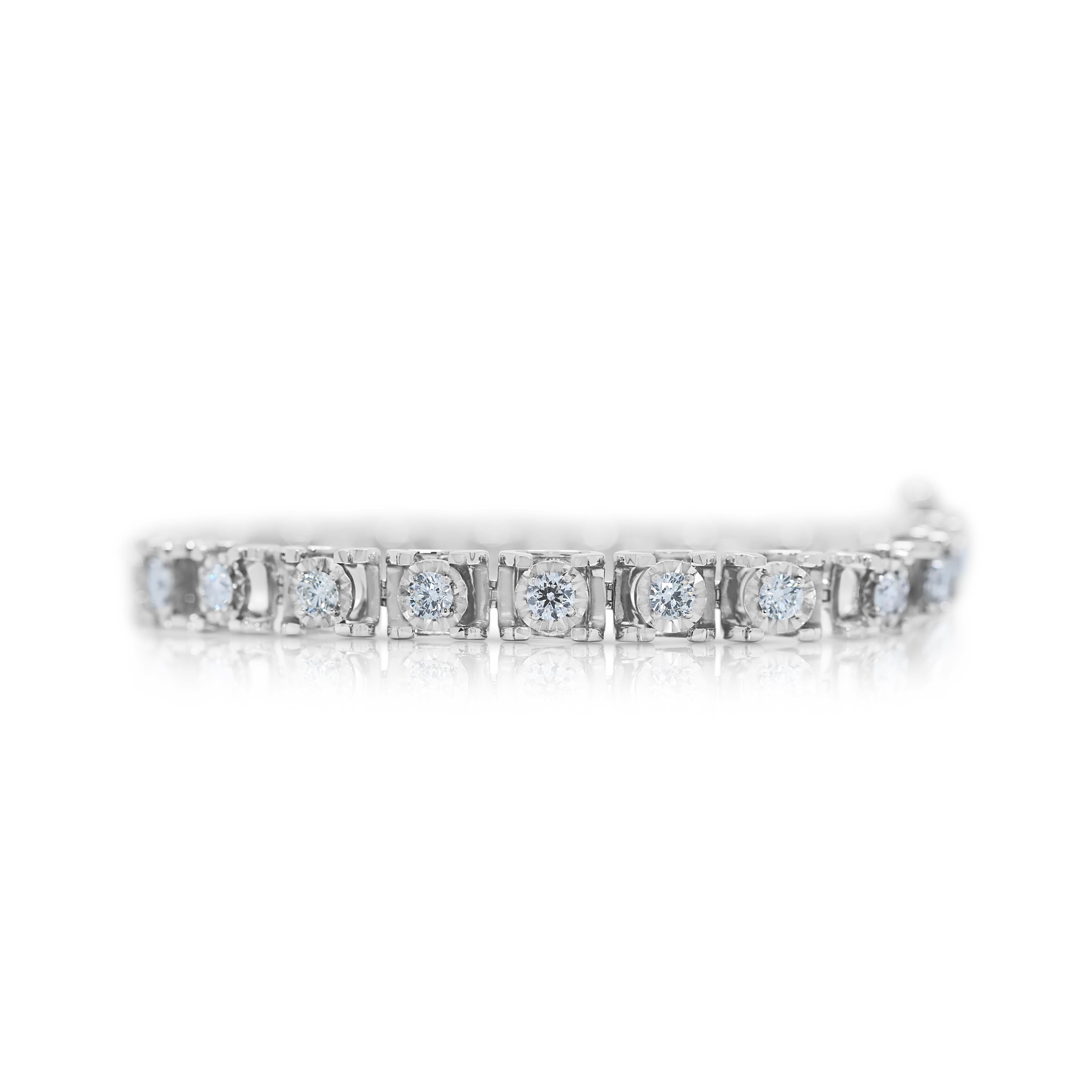 Bracelet en or blanc 18 carats avec panneau de diamants étincelants de 2,26ct Excellent état - En vente à רמת גן, IL