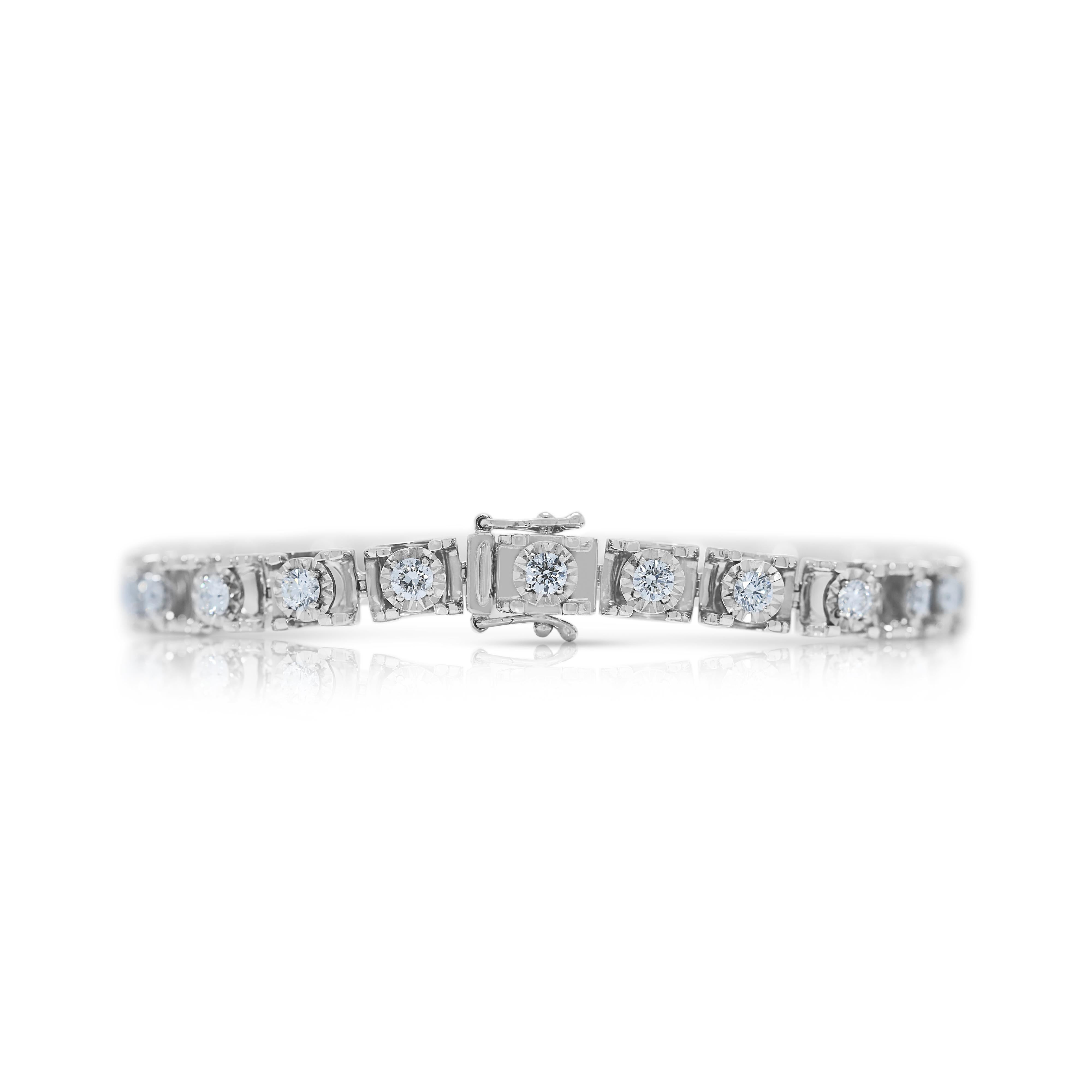 Bracelet en or blanc 18 carats avec panneau de diamants étincelants de 2,26ct Pour femmes en vente