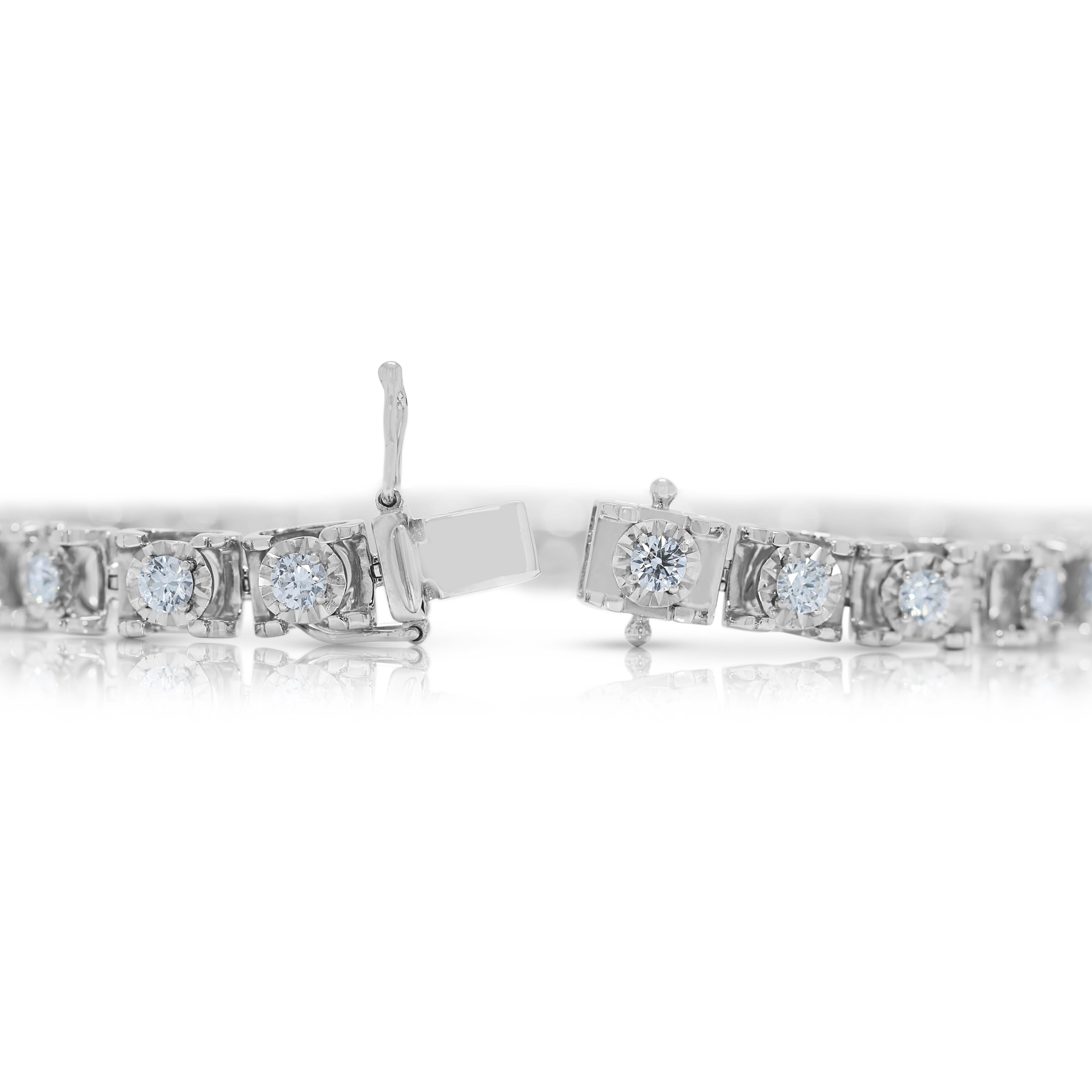 Bracelet en or blanc 18 carats avec panneau de diamants étincelants de 2,26ct en vente 1
