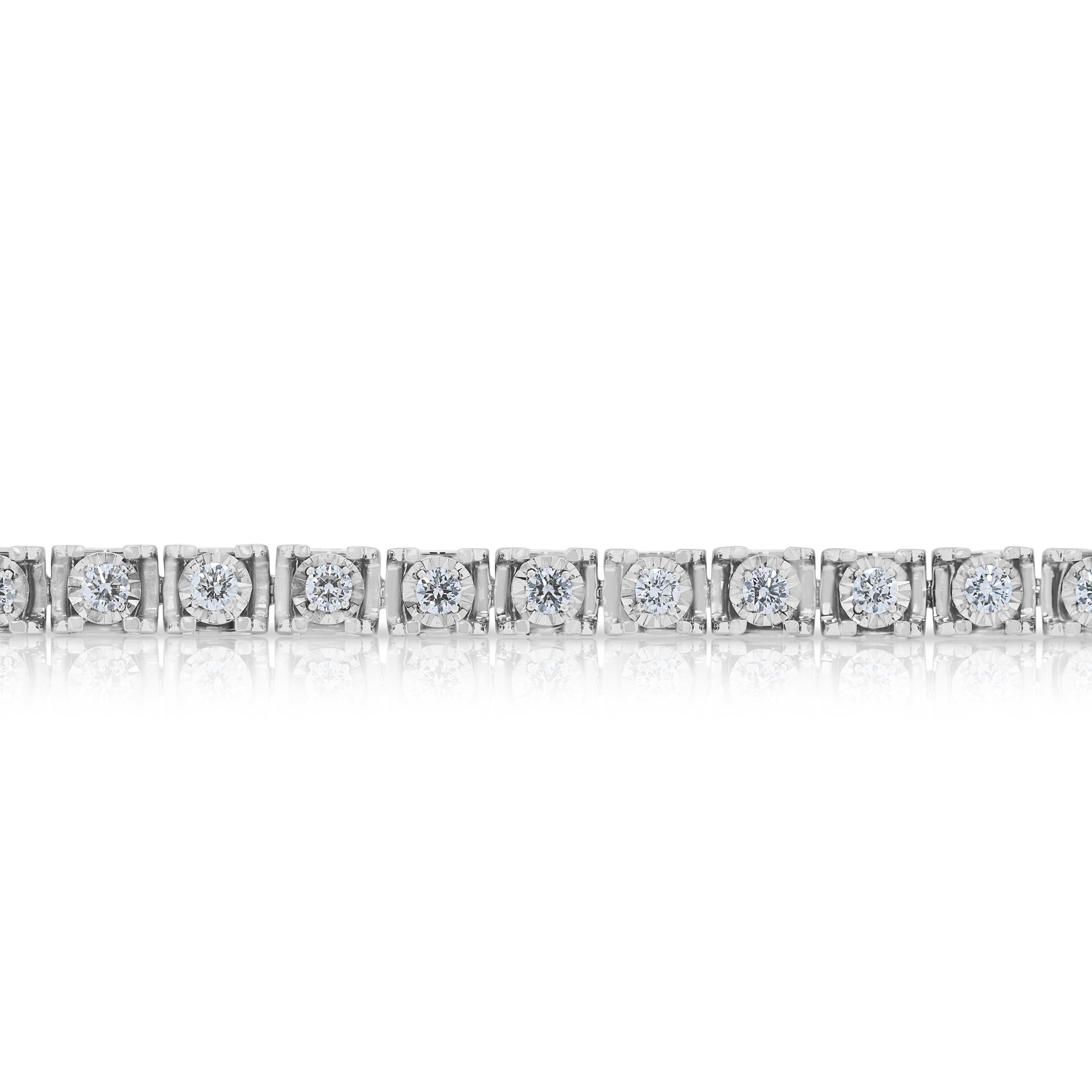 Bracelet en or blanc 18 carats avec panneau de diamants étincelants de 2,26ct en vente 2