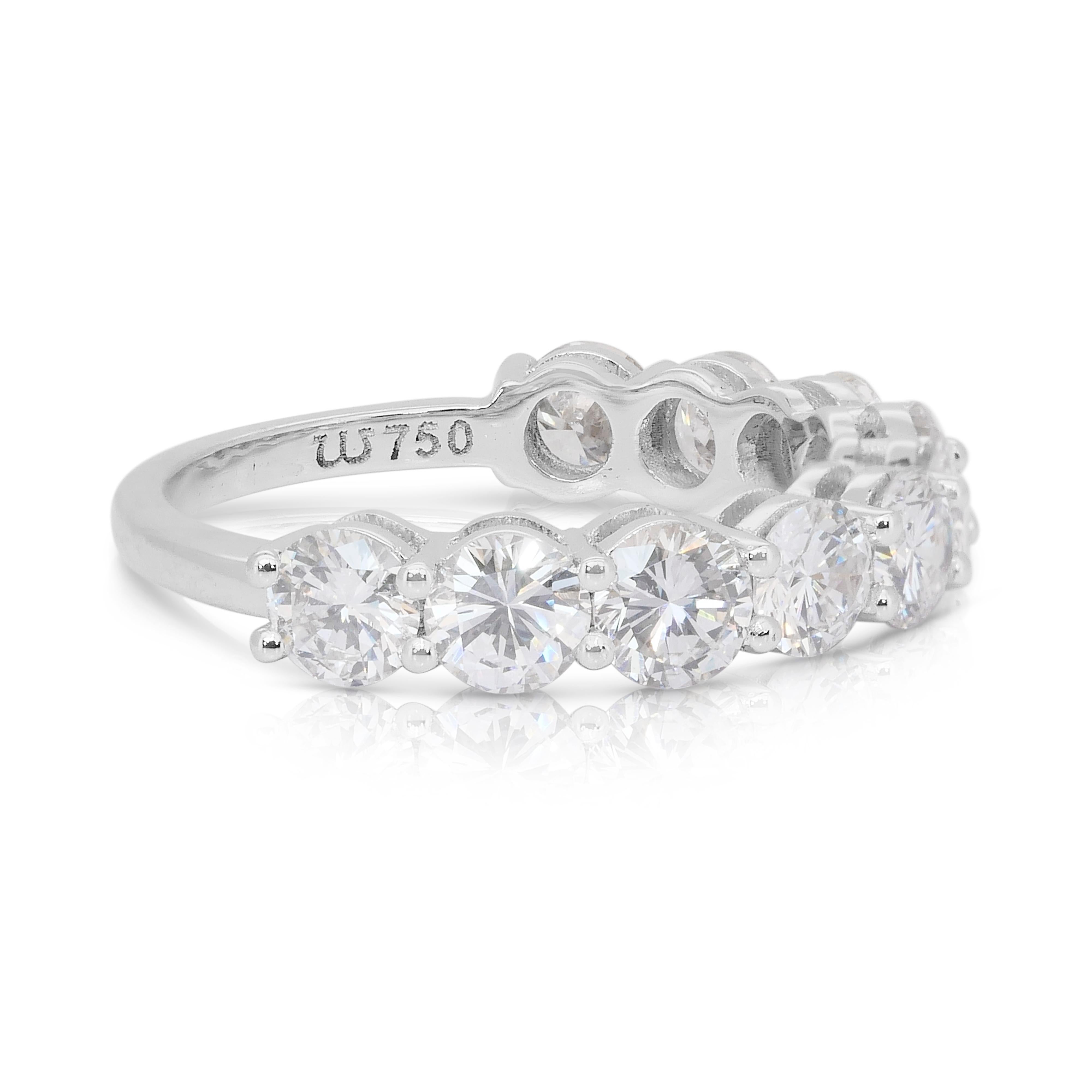 Taille ronde Bague demi-éternité en or blanc 18 carats de 2,55 ct de diamants étincelants - certifiée IGI en vente