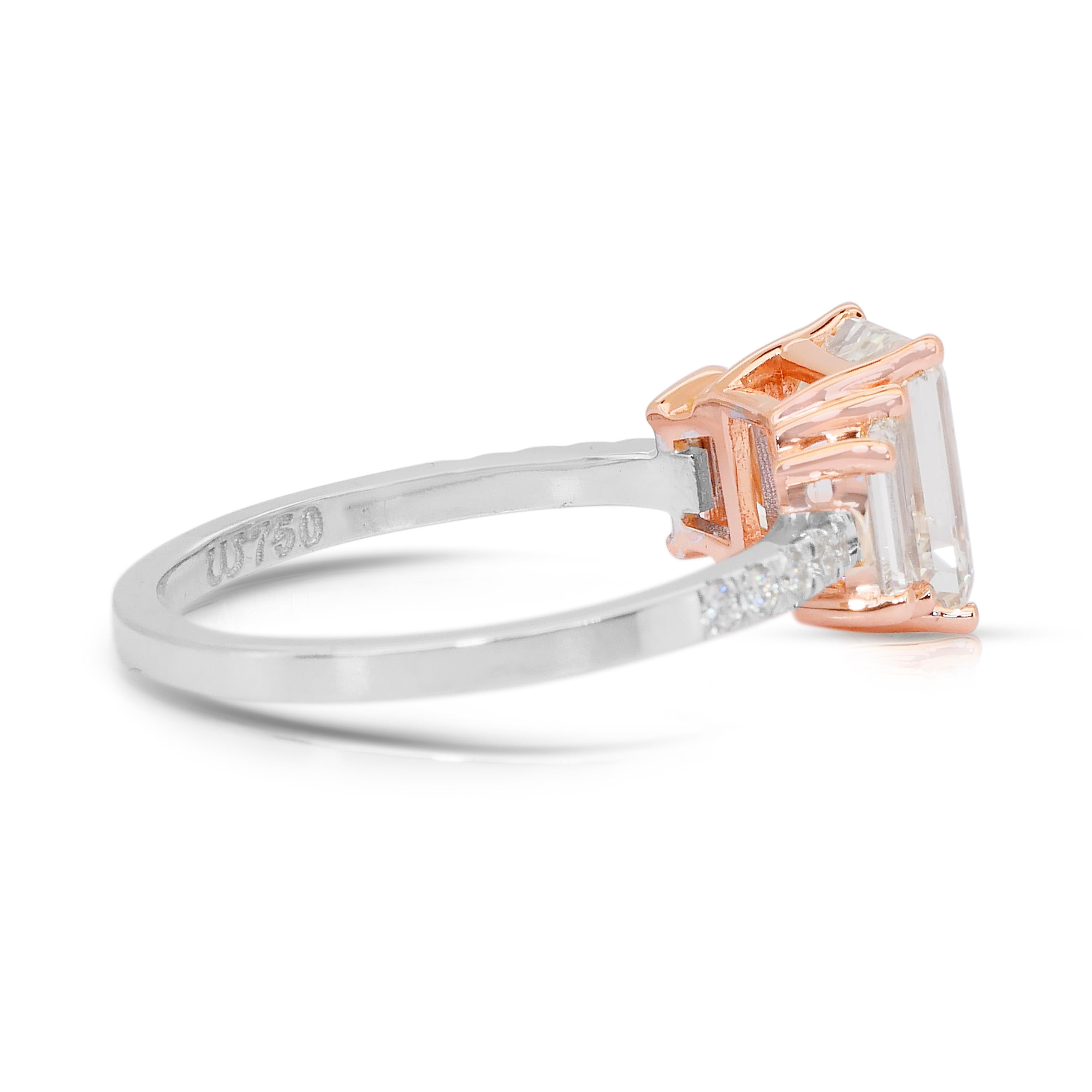 Anello scintillante con 3 pietre e 2,62 carati di diamanti in oro bianco e rosa 18 carati - Certificato IGI in vendita 1