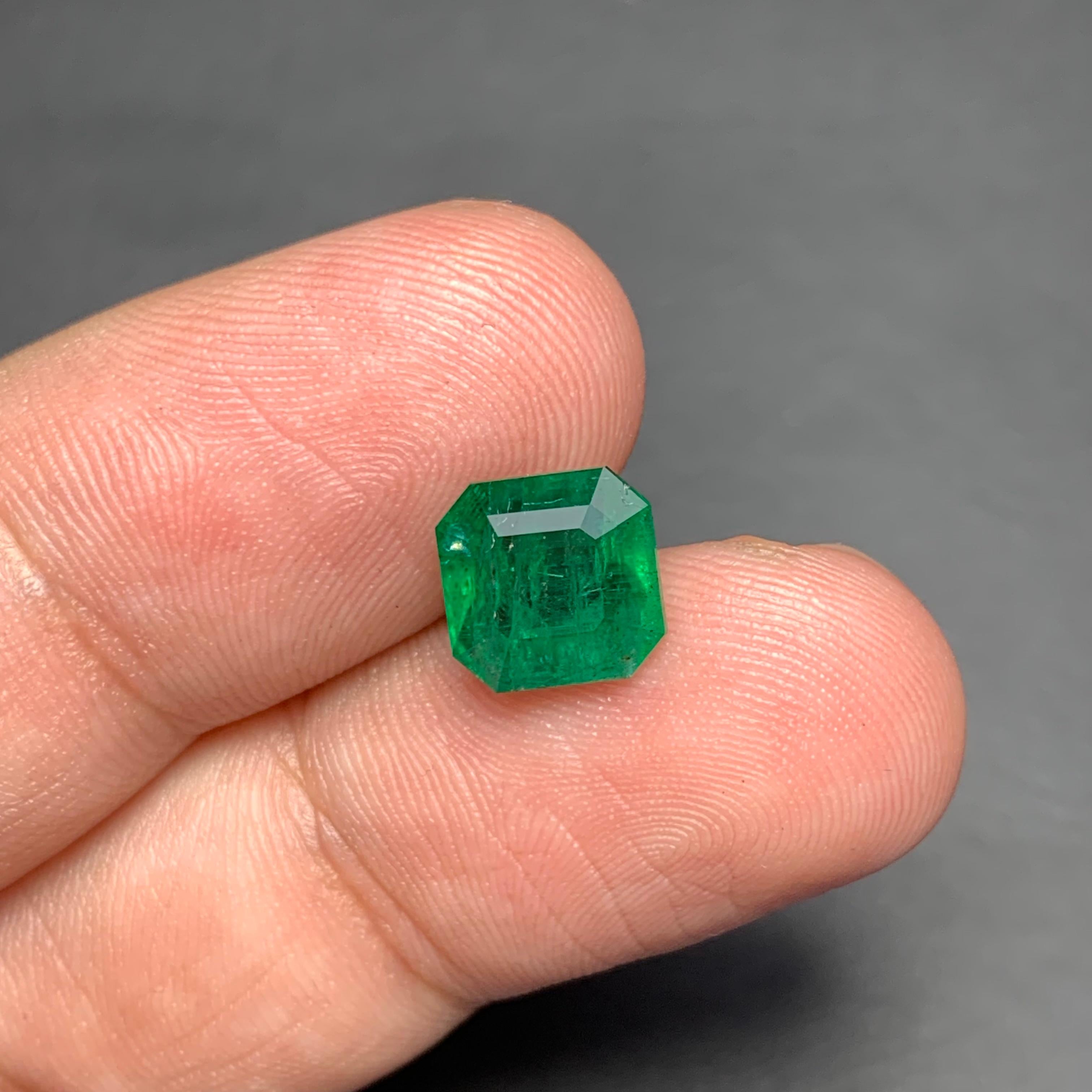 Sparkling 2.80 Carats Natural Loose Emerald Ring Gem Octagon Shape Zambia Mine For Sale 5