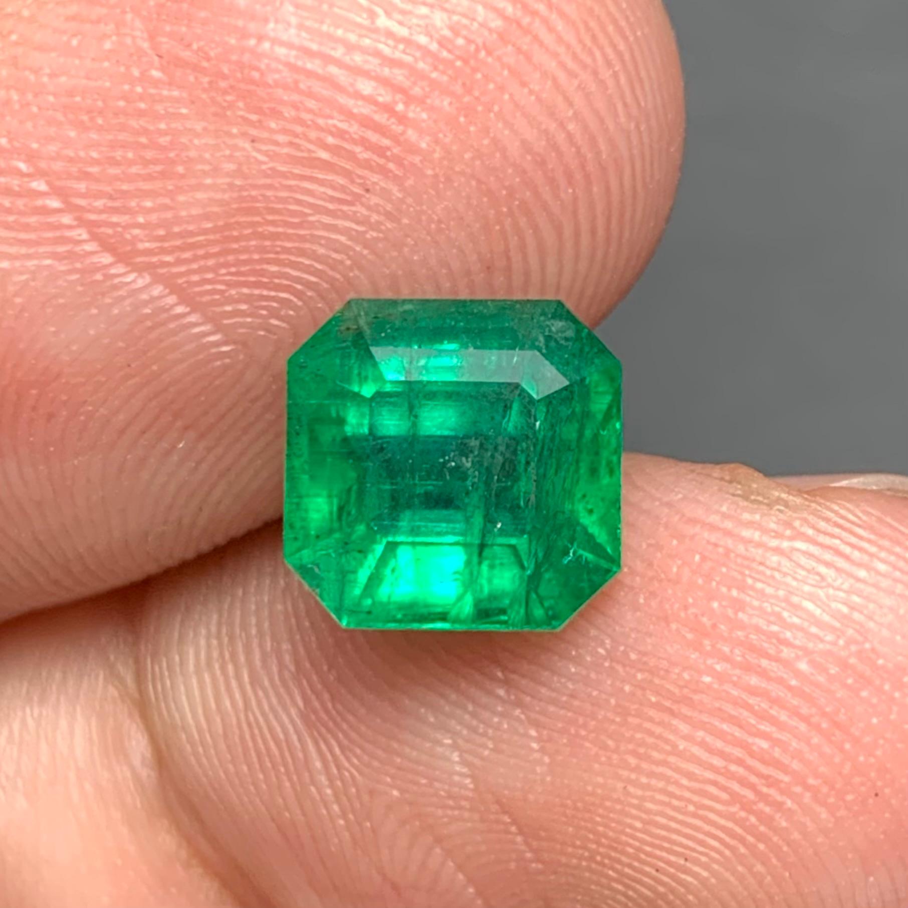 Octagon Cut Sparkling 2.80 Carats Natural Loose Emerald Ring Gem Octagon Shape Zambia Mine For Sale