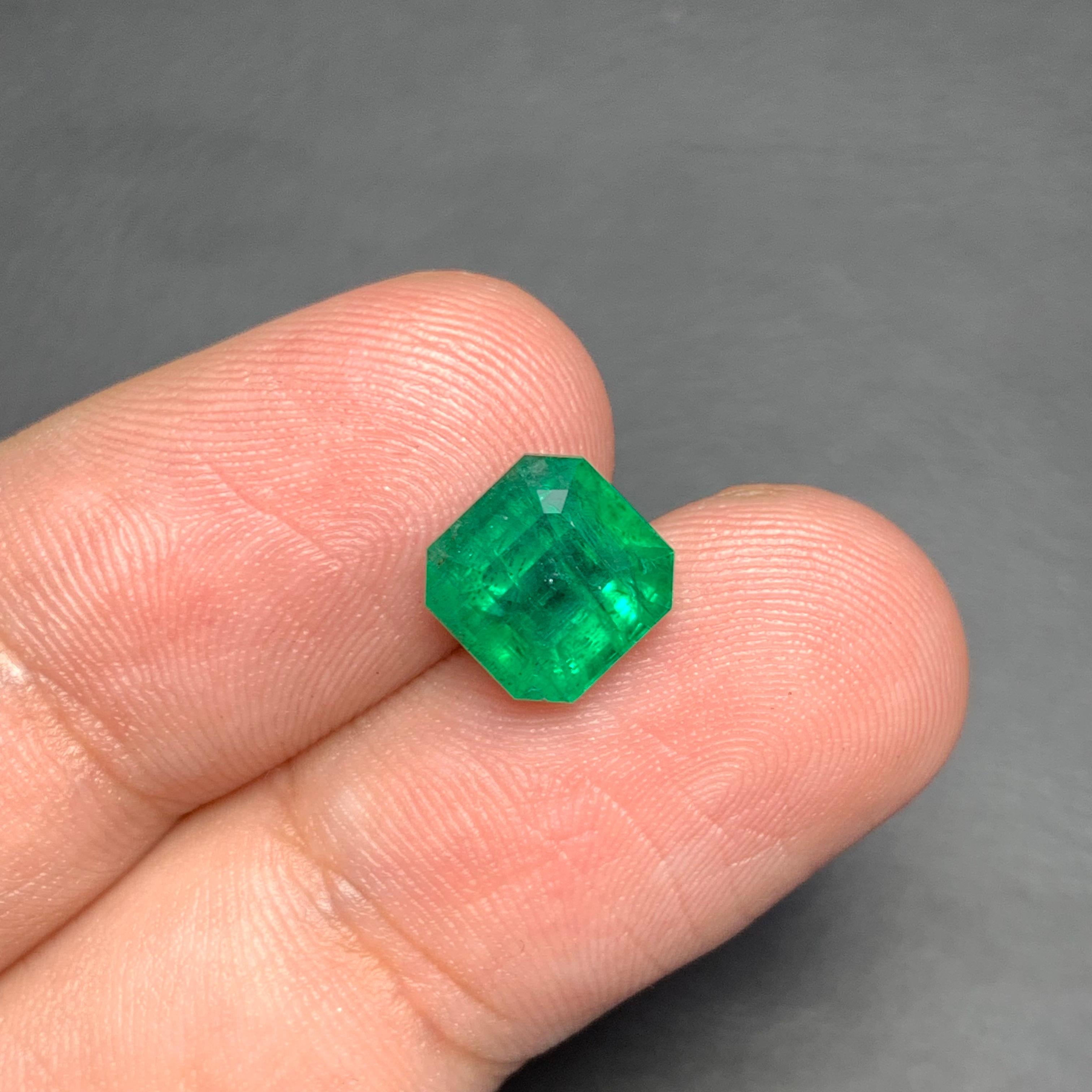 Women's or Men's Sparkling 2.80 Carats Natural Loose Emerald Ring Gem Octagon Shape Zambia Mine For Sale