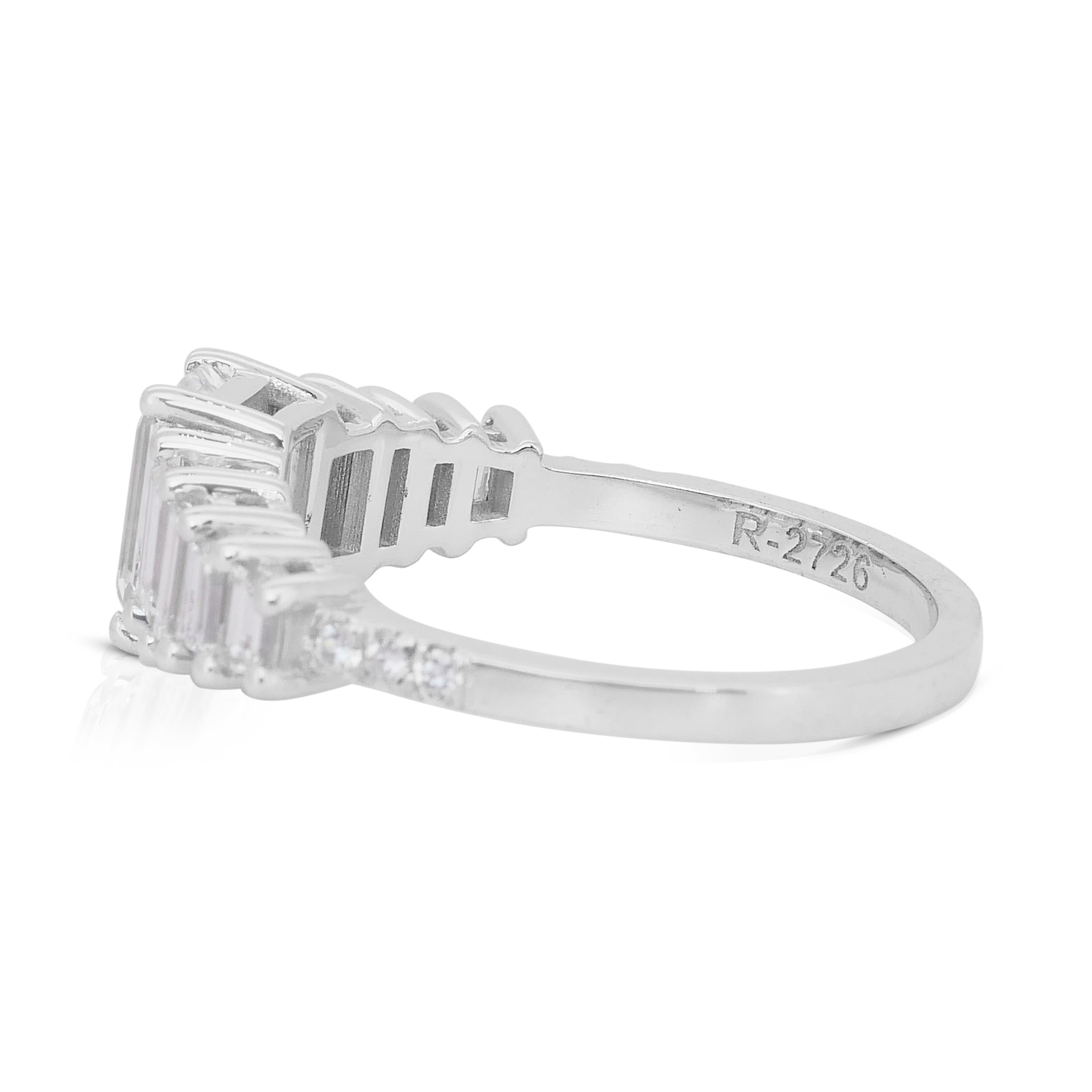 Women's Sparkling 2.90ct Diamonds Pave Ring in 18k White Gold - IGI Certified