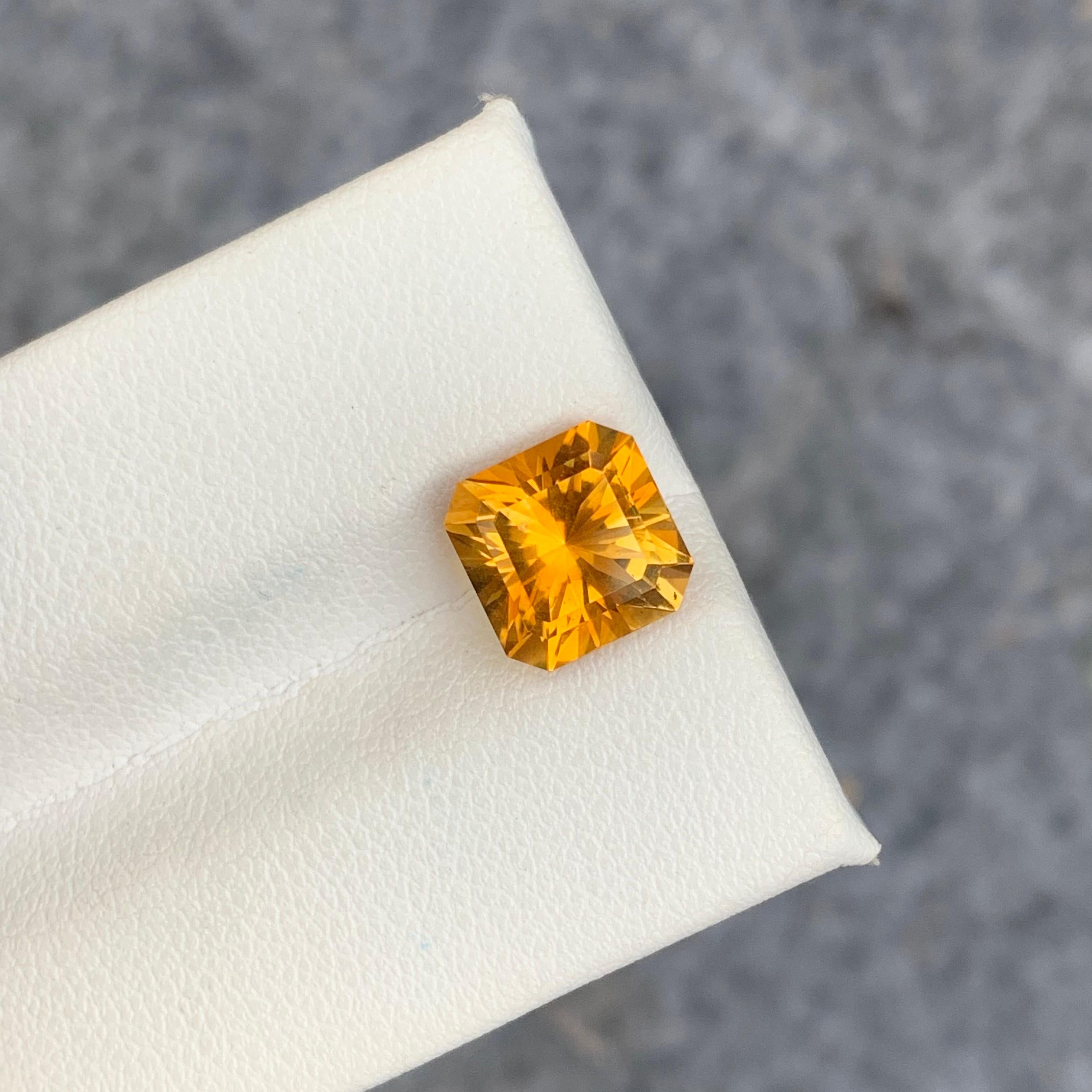 Women's or Men's Sparkling 3.0 Carat Natural Loose Yelloe Citrine Gemstone from Brazil Mines For Sale