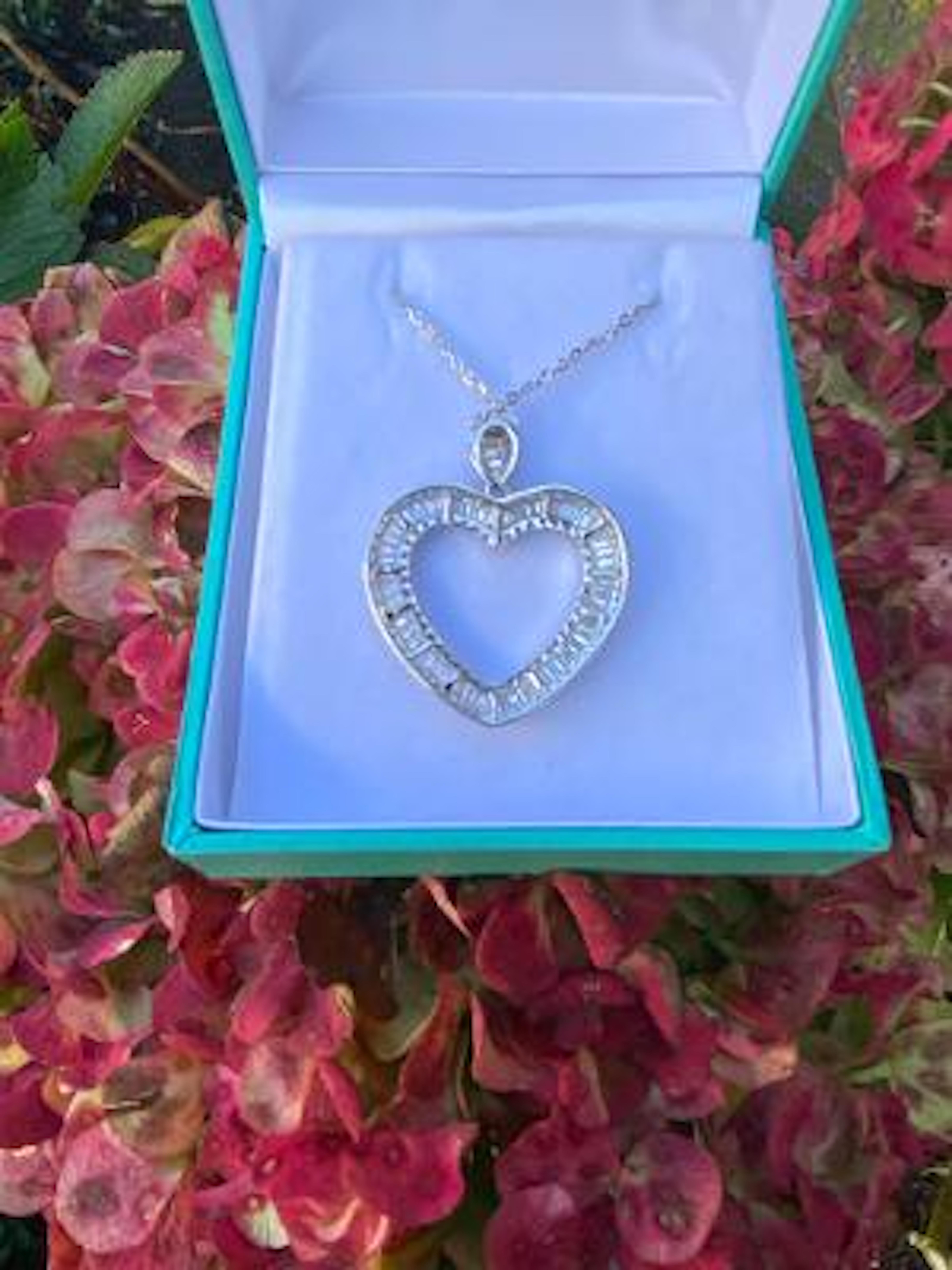 Sparkling 3.50 Carat Baguette Diamond Heart Shaped White Gold Pendant on Chain In Excellent Condition In Tustin, CA