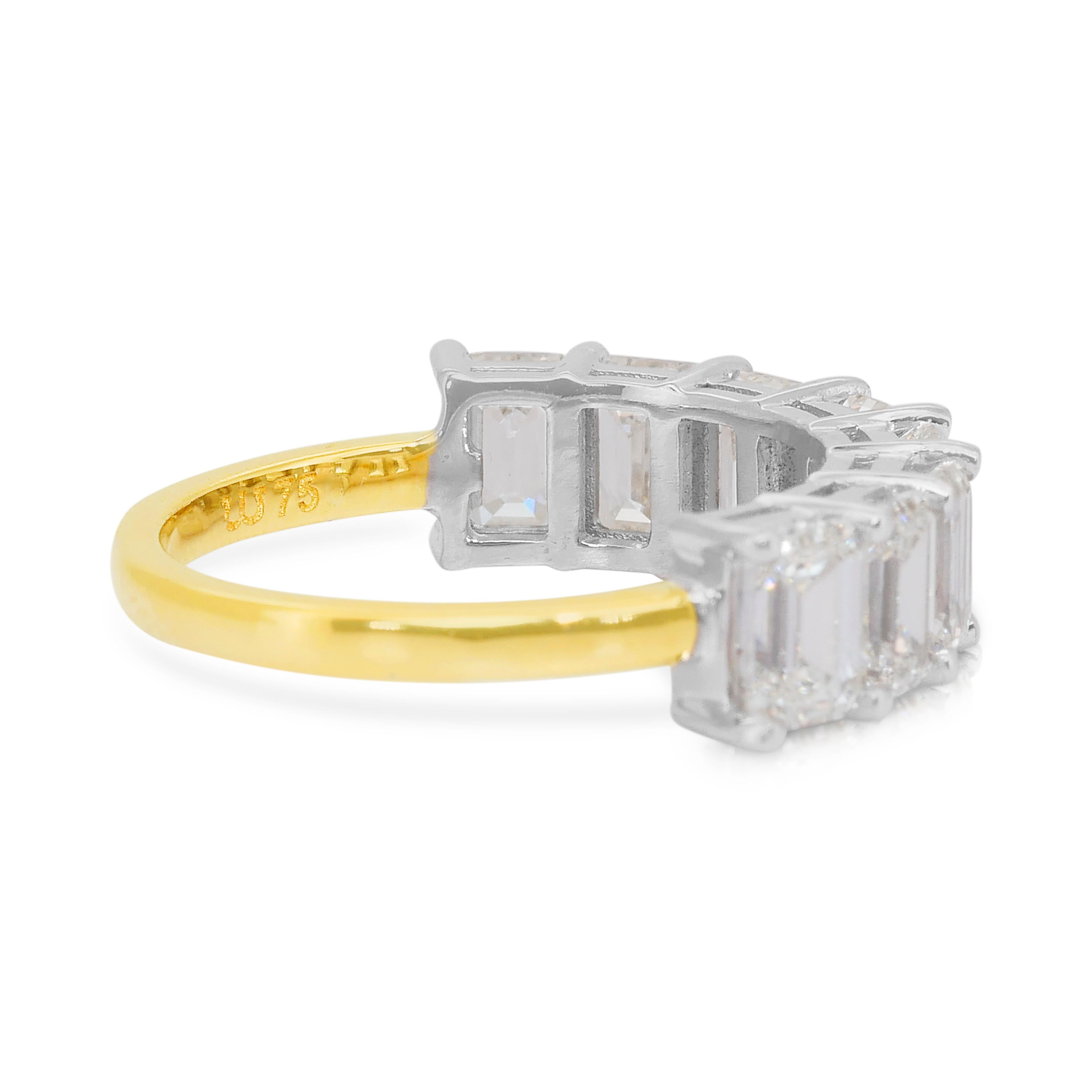 Bague demi-éternité en or blanc et jaune 18k avec 4.05ct de diamants étincelants Neuf - En vente à רמת גן, IL