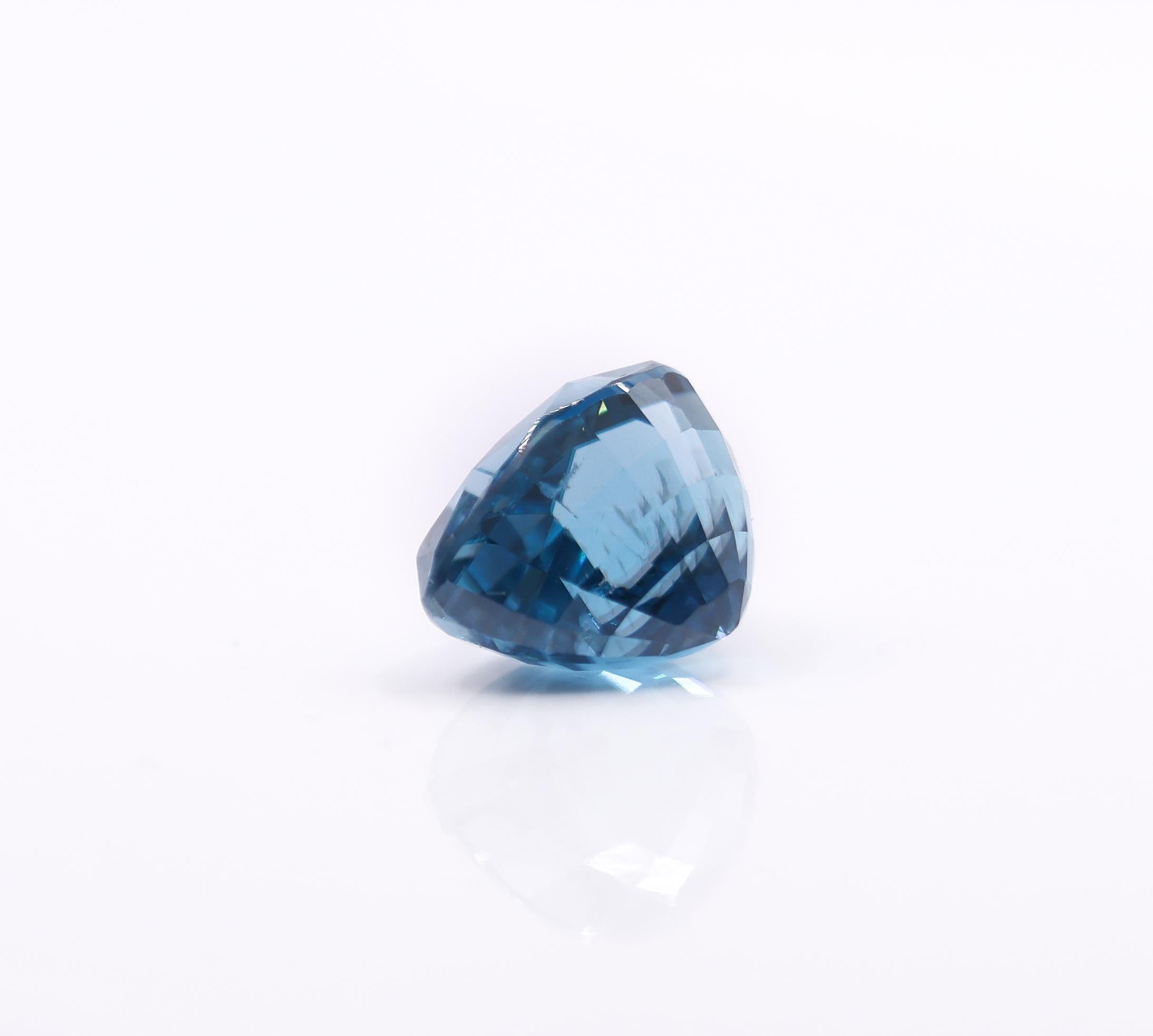 Sparkling 5.15 Carat Blue Zircon Gemstone  Pear 10x7mm In New Condition For Sale In Columbus, OH