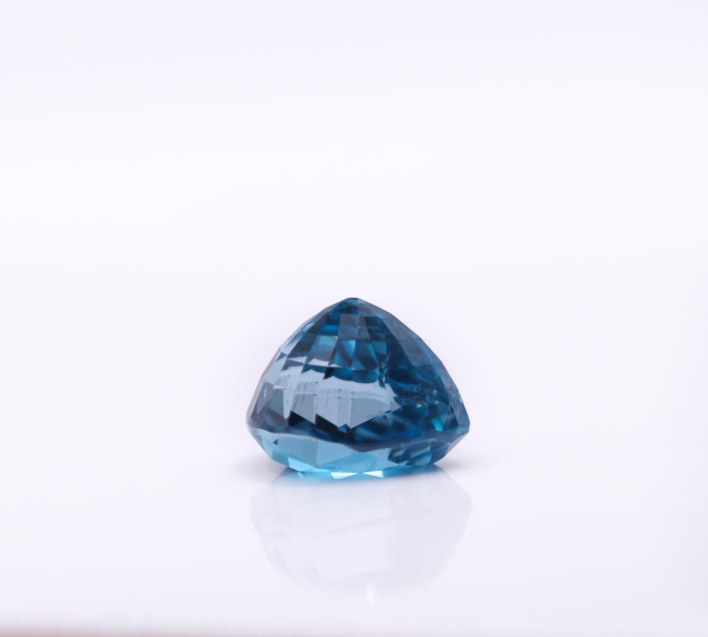 Women's or Men's Sparkling 5.15 Carat Blue Zircon Gemstone  Pear 10x7mm For Sale