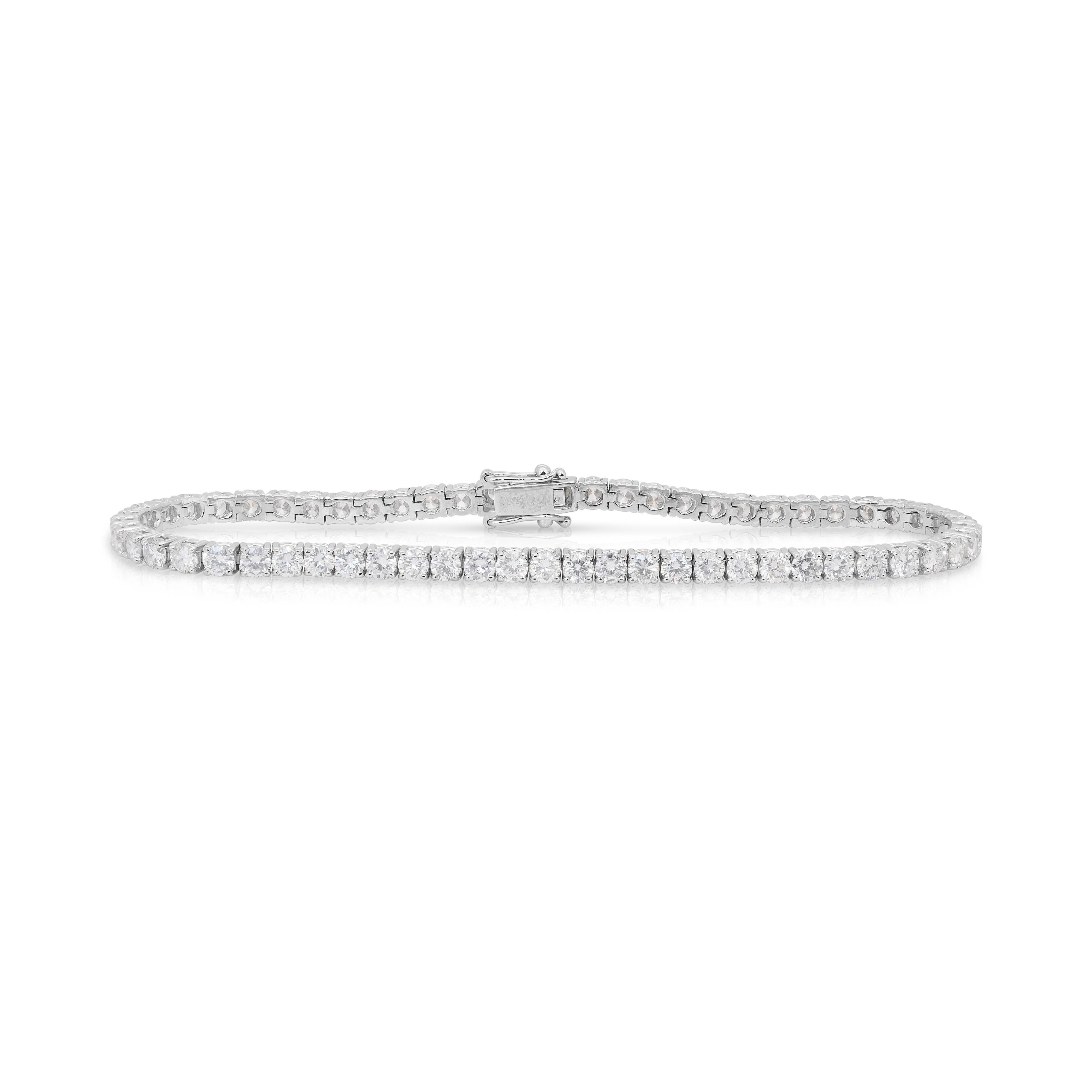 Sparkling 5.88ct Diamonds Tennis Bracelet in 18k White Gold - IGI Certified Corte redondo en venta