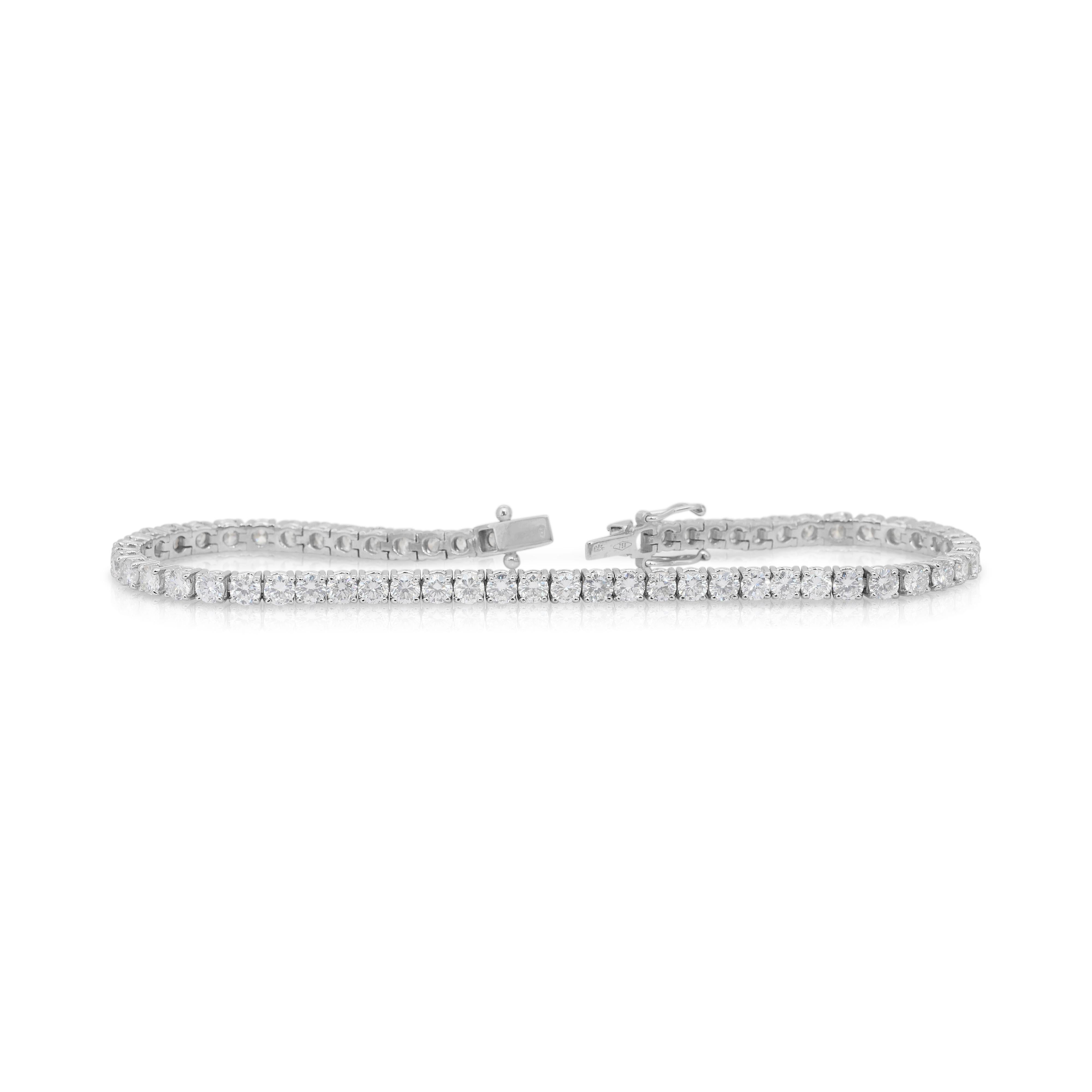 Sparkling 5.88ct Diamonds Tennis Bracelet in 18k White Gold - IGI Certified en venta 1