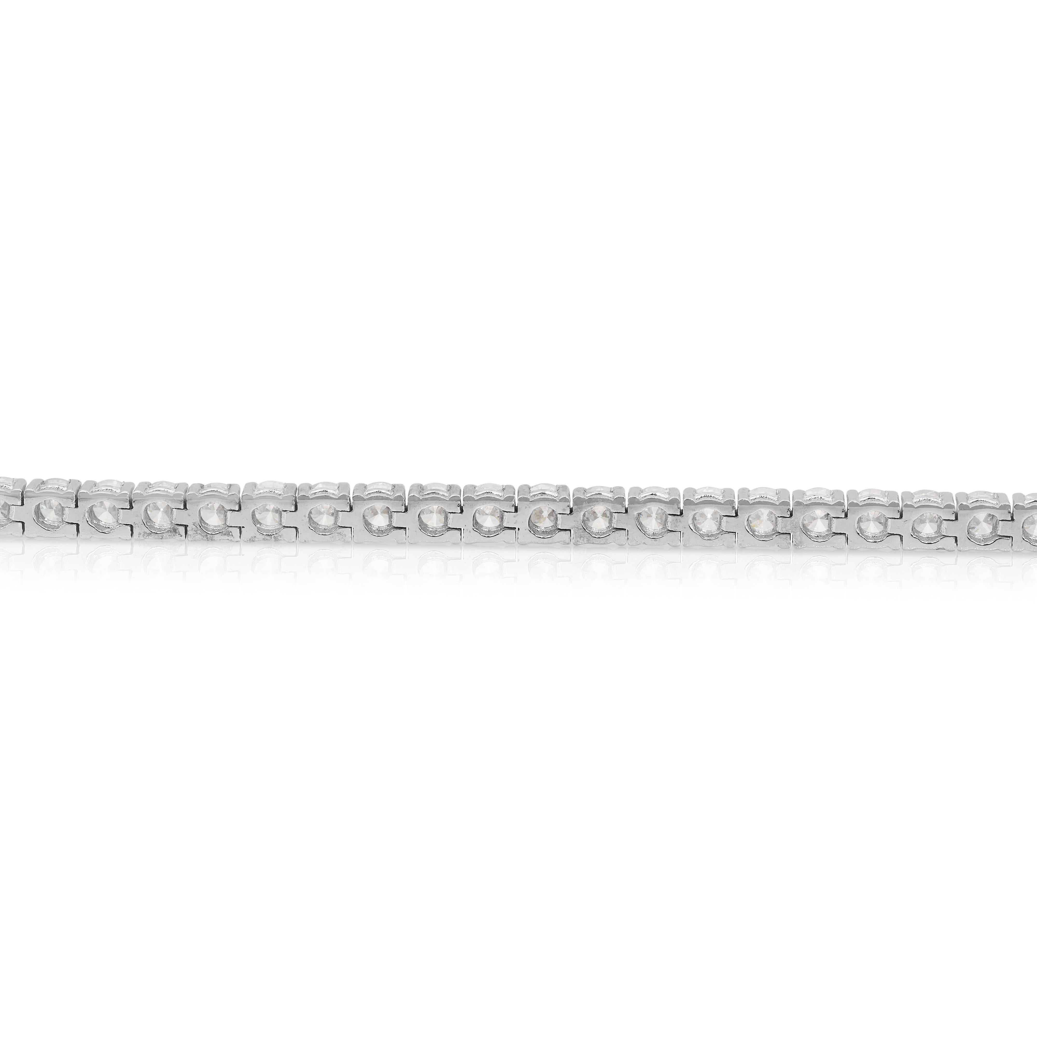 Sparkling 5.88ct Diamonds Tennis Bracelet in 18k White Gold - IGI Certified en venta 2