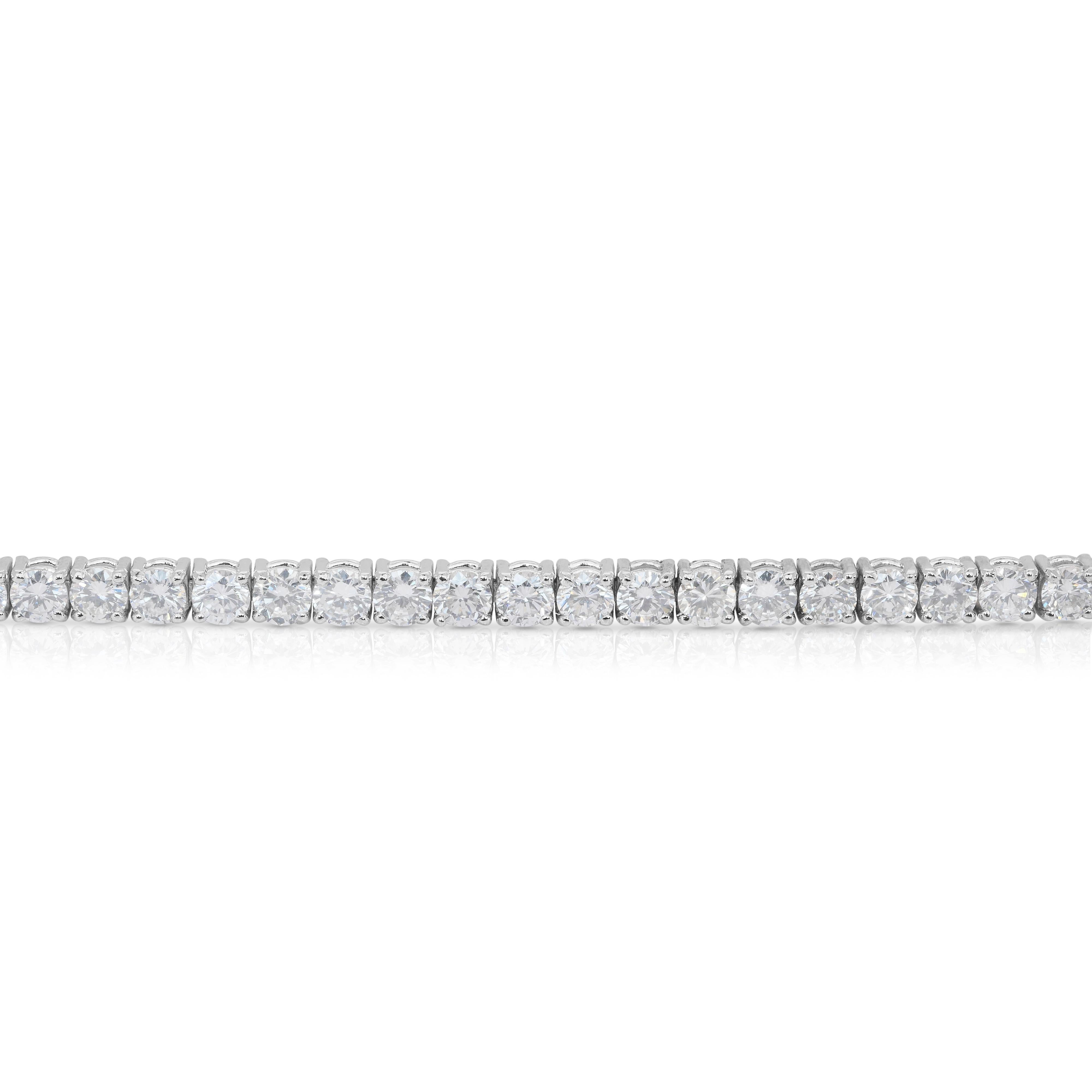 Sparkling 5.88ct Diamonds Tennis Bracelet in 18k White Gold - IGI Certified en venta 3