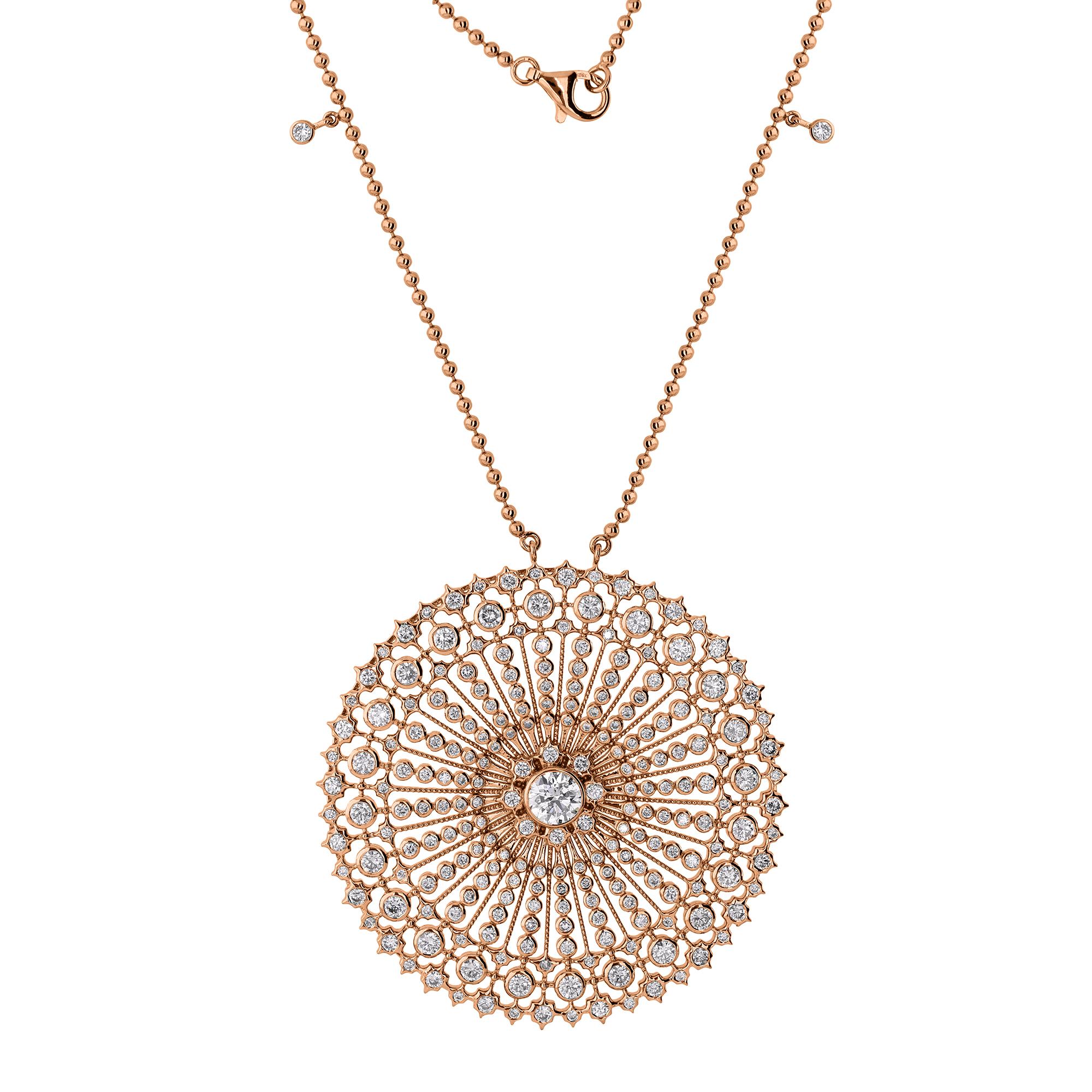 Donna Scintillante collana con ciondolo a forma rotonda con diamanti da 8,08 carati in oro rosa 18 carati in vendita
