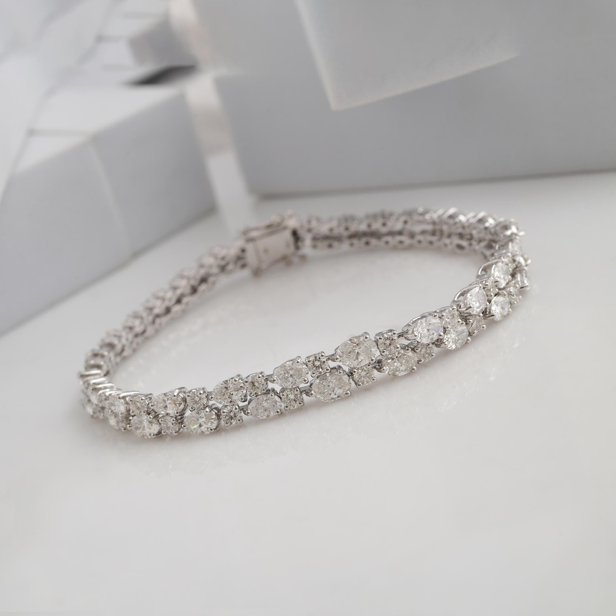 Sparkling 8.42Ct SI Clarity & HI Color Diamond Cluster Bracelet 18k White Gold In New Condition For Sale In Diera, Dubai