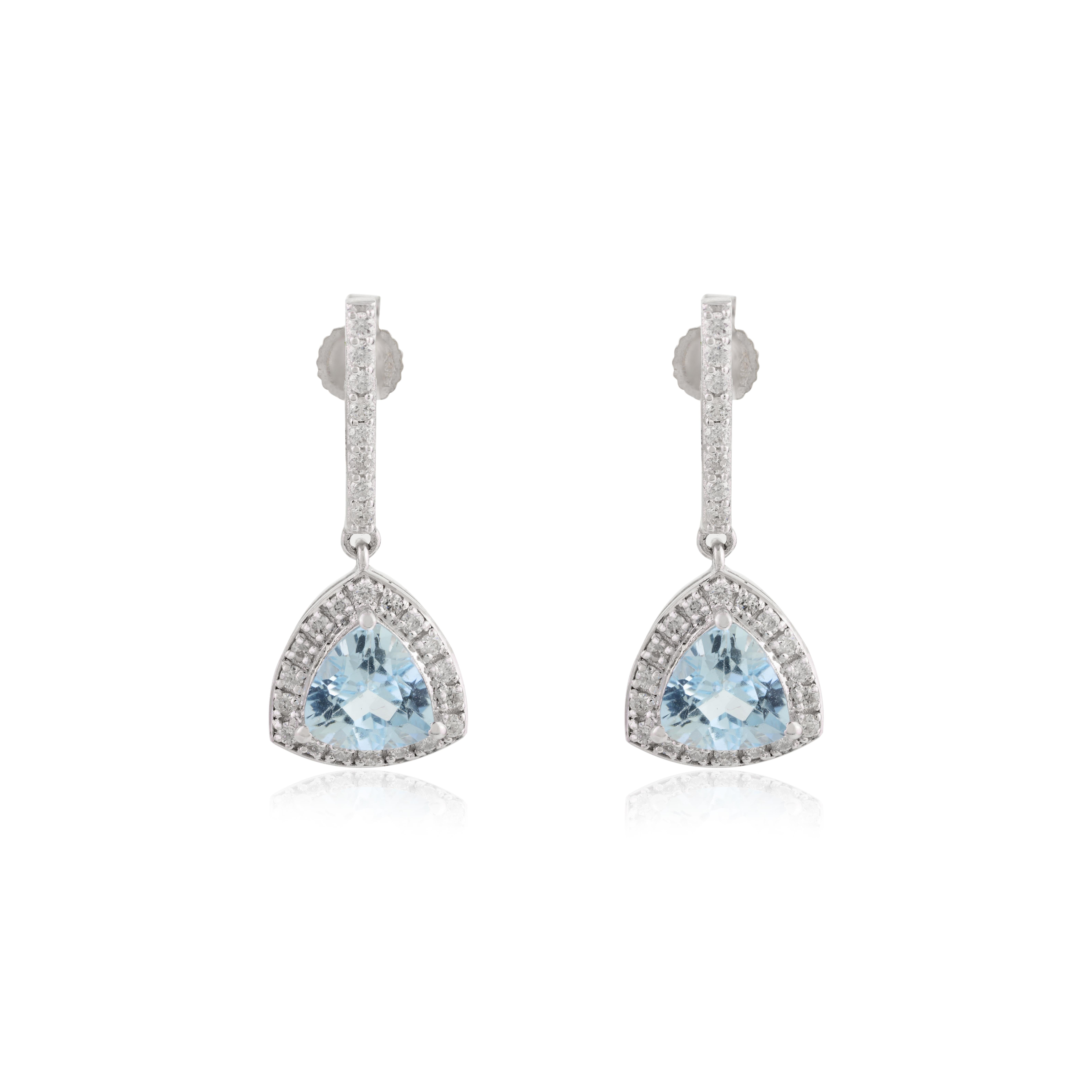 Modern Sparkling Aquamarine Diamond Wedding Dangle Earrings for Her in 18k White Gold For Sale