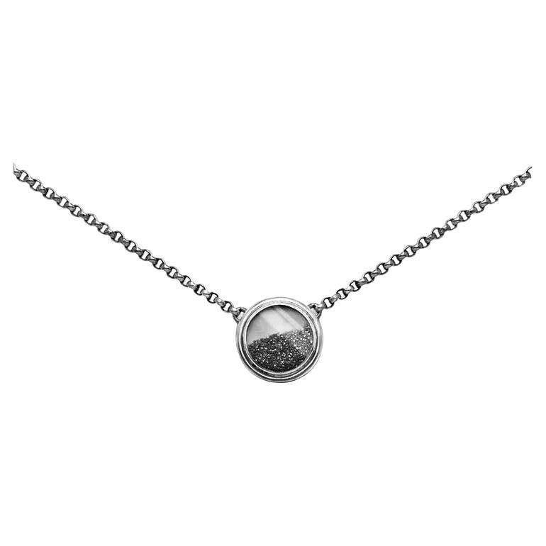 Scintillante collana con ciondolo a catena in argento sterling e polvere di diamanti neri A. Silver