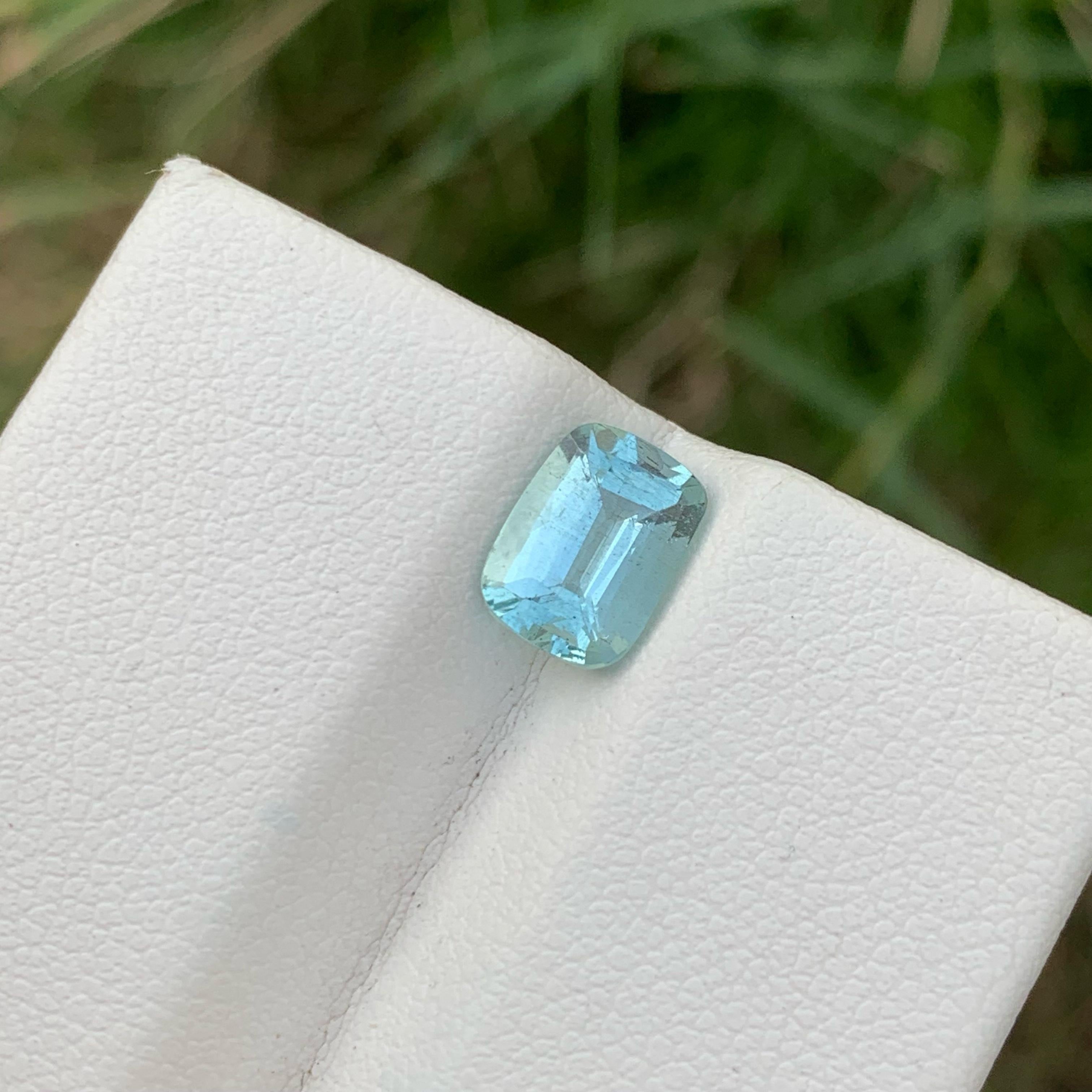 Sparkling Blue Aquamarine 1.50 carats Cushion Cut Natural Pakistani Gemstone In New Condition For Sale In Bangkok, TH