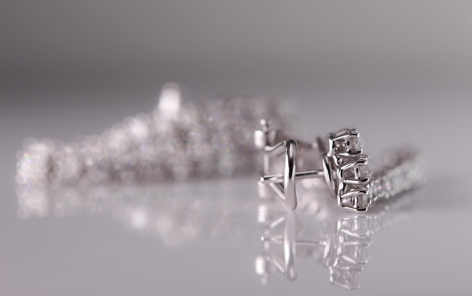 Sparkling Cascade: Ohrringe mit 4,21 Karat runden Brillanten und runden Diamanten im Zustand „Neu“ im Angebot in Lugano, CH