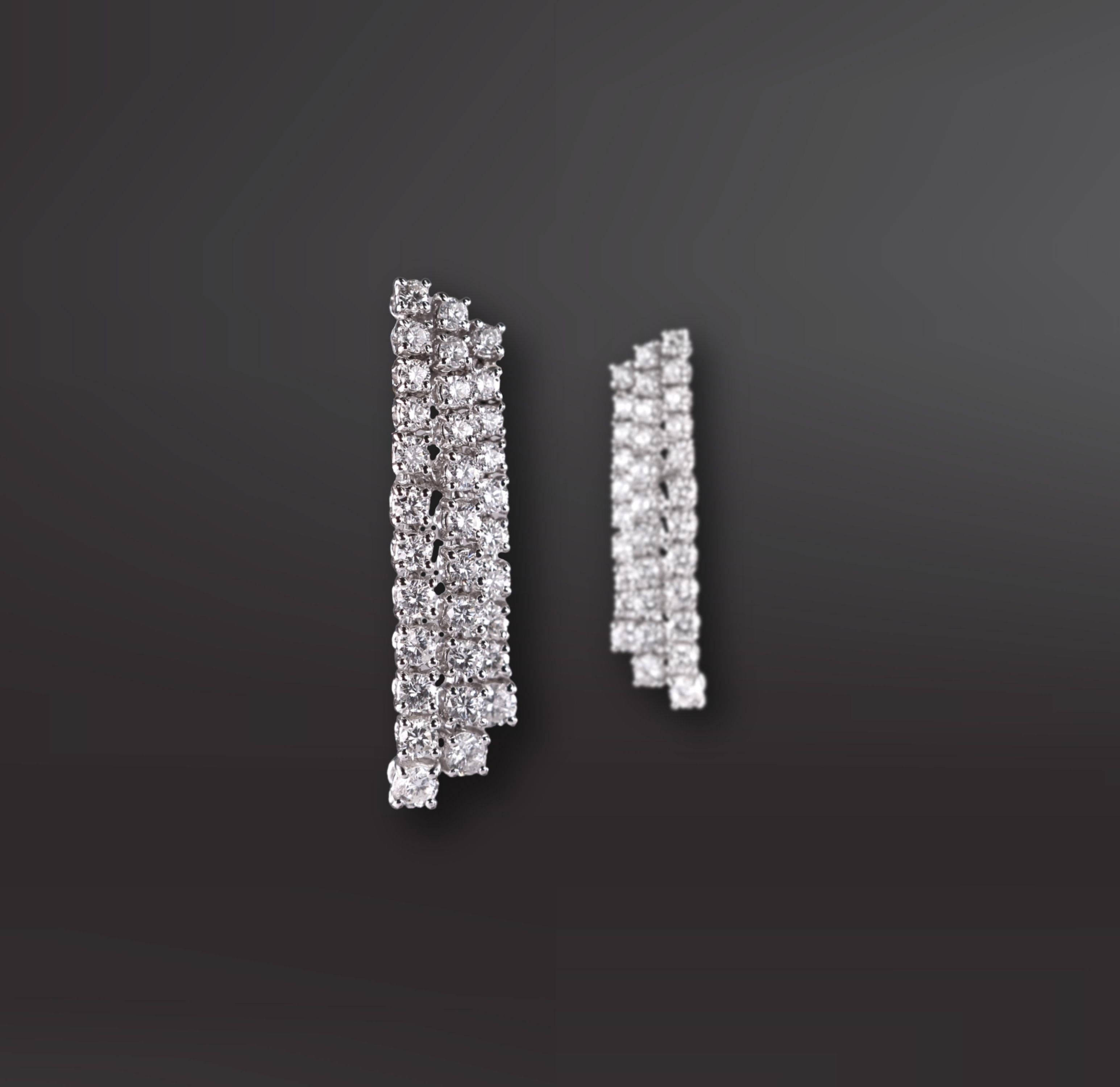 Sparkling Cascade: Earrings with 4.21ct of Brilliant Round Diamonds For Sale 1