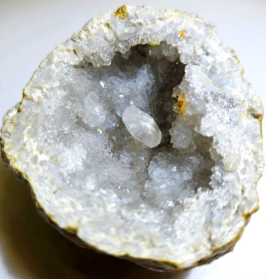 Geode di cristallo naturale con druzy e cristallo centrale focale - CHIUSURA DELLA VENDITA In condizioni buone in vendita a Warrenton, OR
