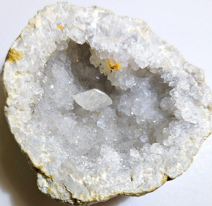 XX secolo Geode di cristallo naturale con druzy e cristallo centrale focale - CHIUSURA DELLA VENDITA in vendita