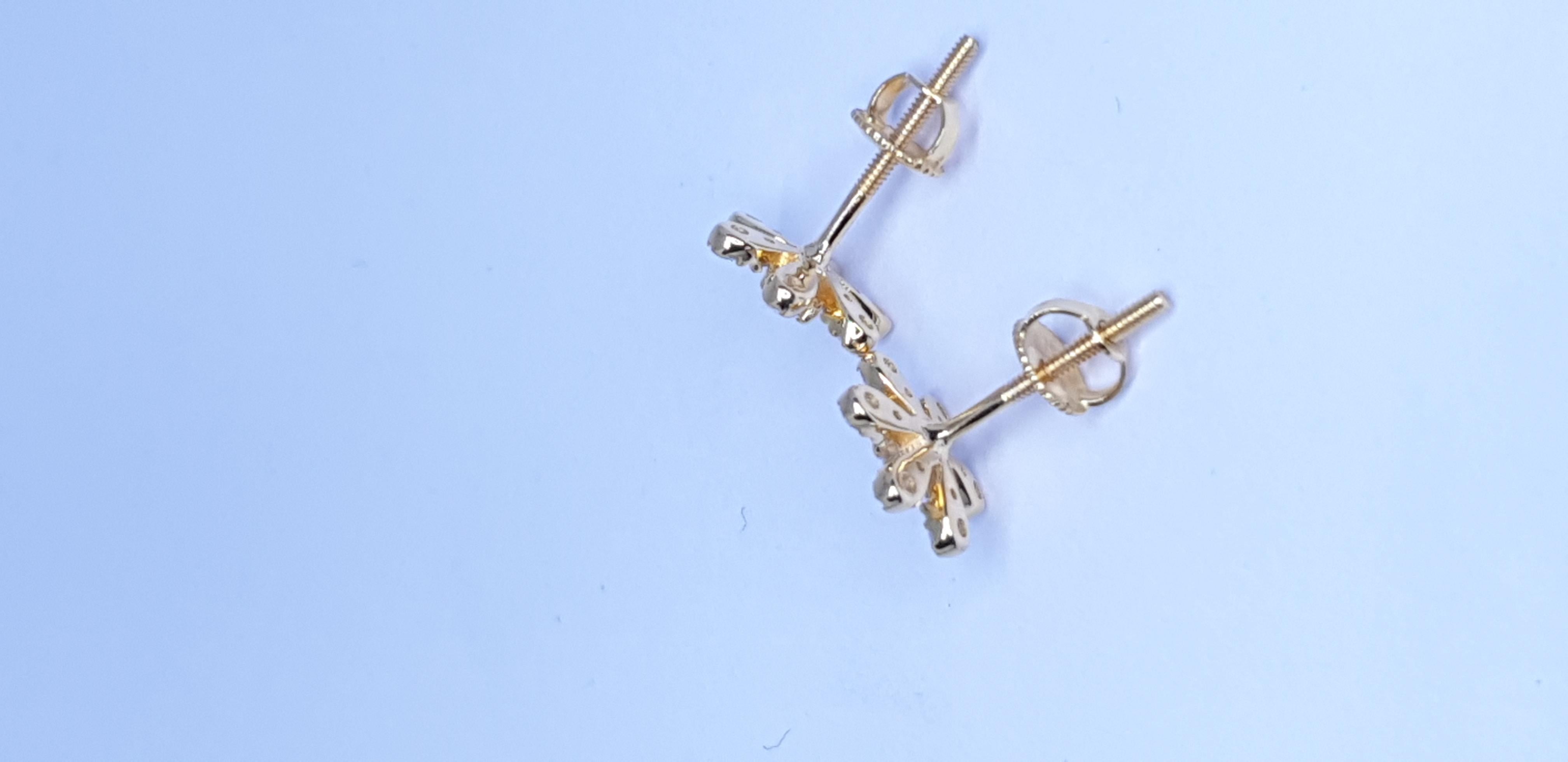 Orecchino con diamante in oro massiccio 14k con fiore a margherita scintillante in vendita 9