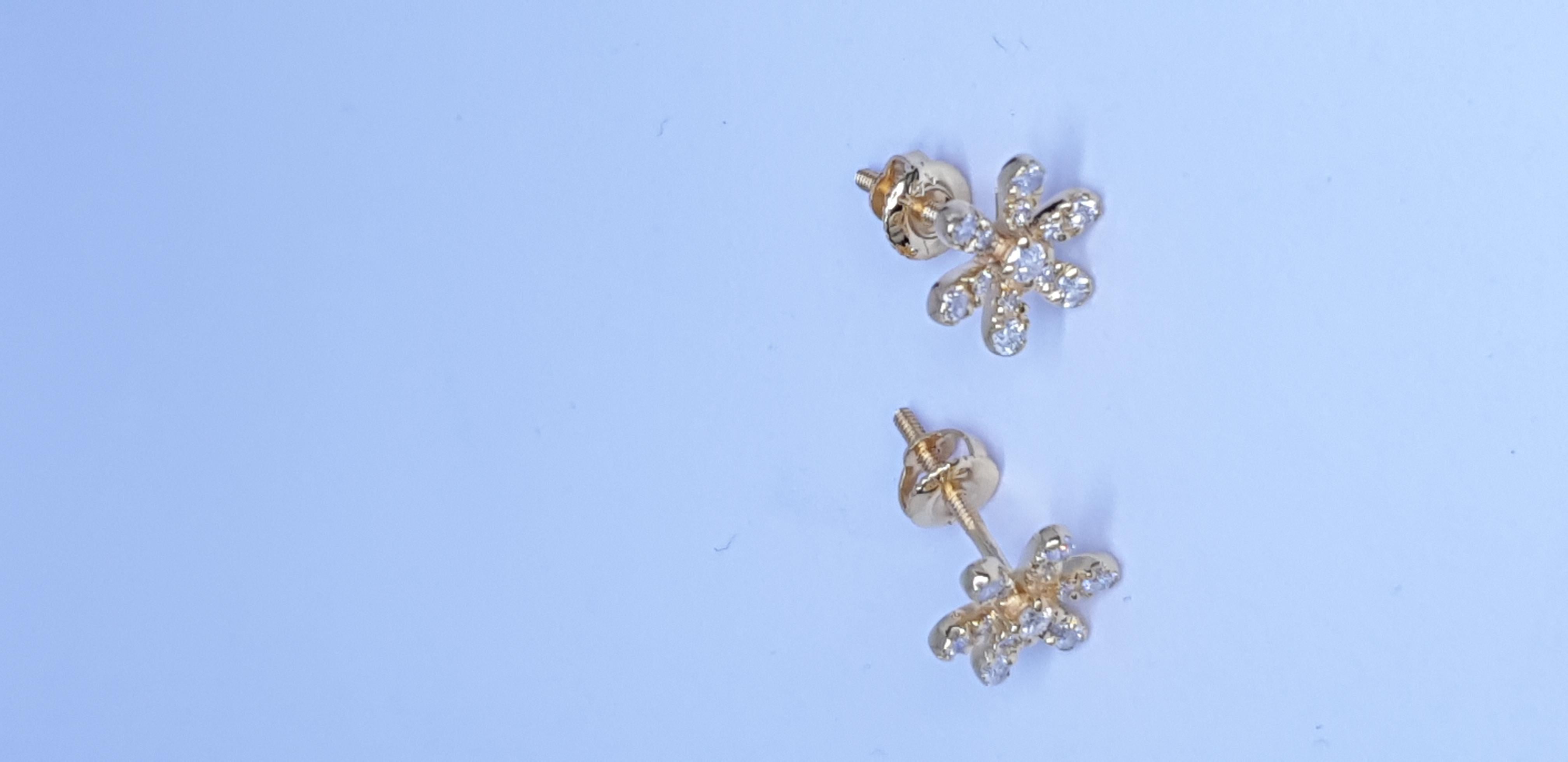 Orecchino con diamante in oro massiccio 14k con fiore a margherita scintillante in vendita 20