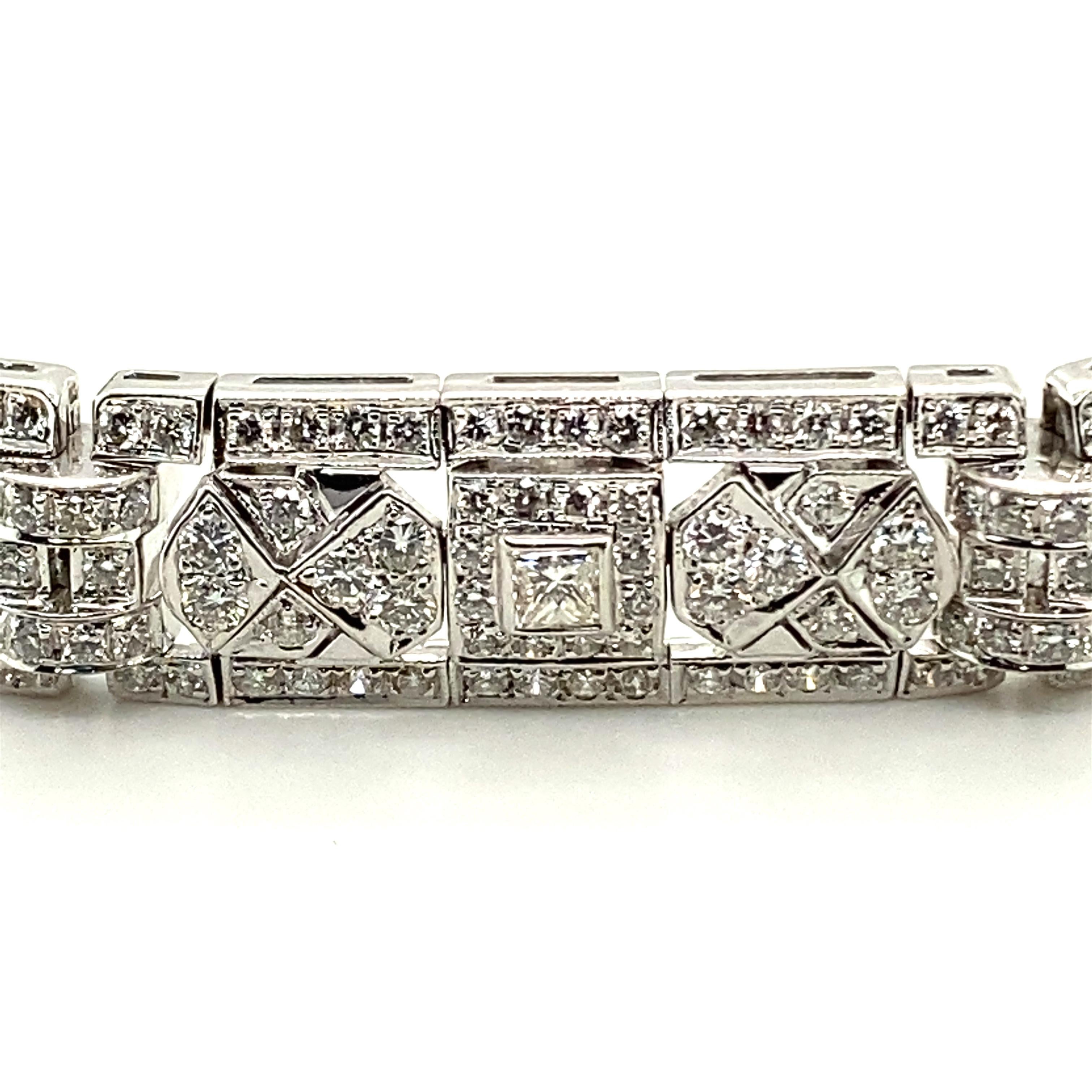 Sparkling Diamond Bracelet in 18K White Gold For Sale 7