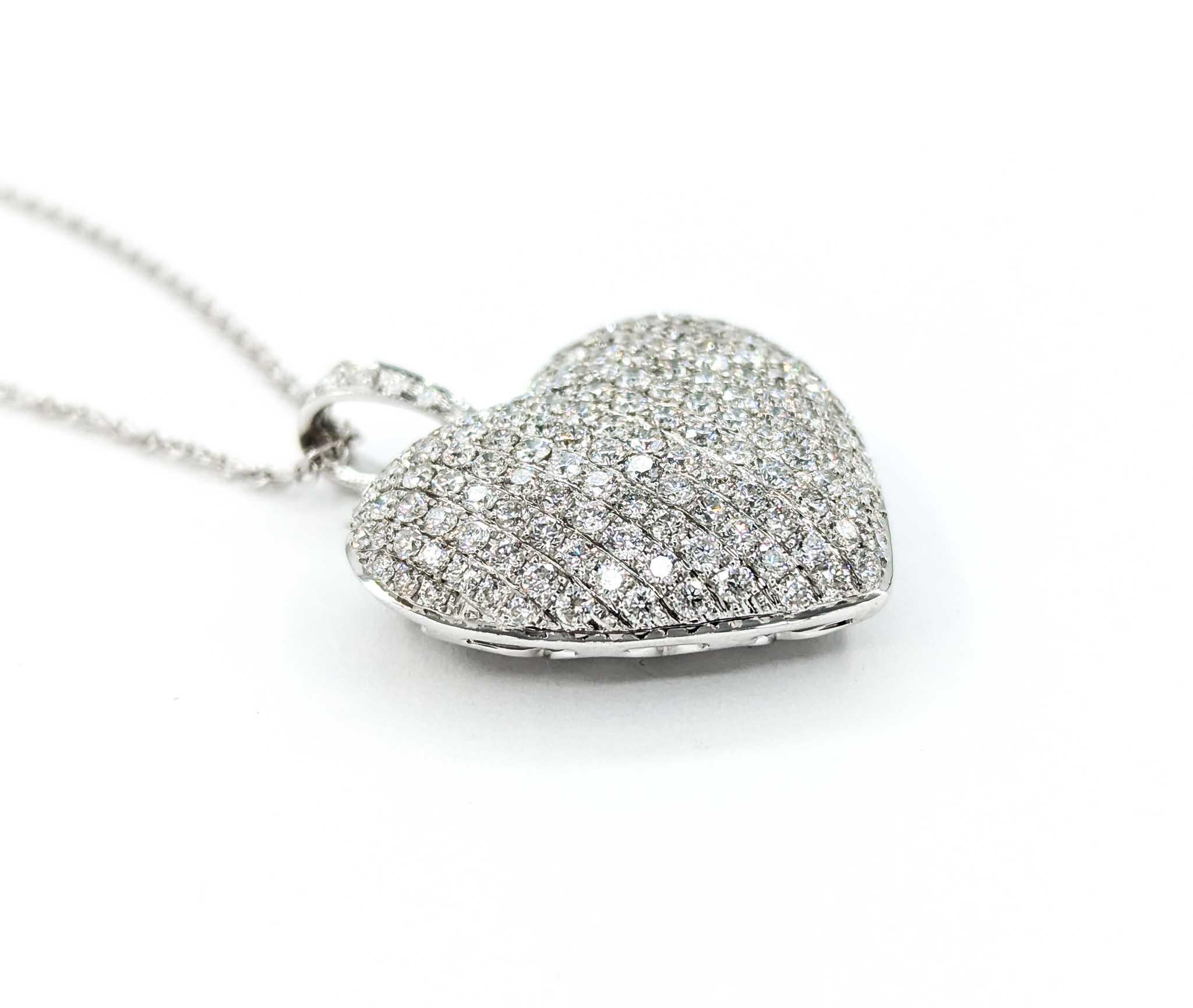 Ciondolo a forma di cuore con diamanti scintillanti in oro bianco 18 carati in vendita 4
