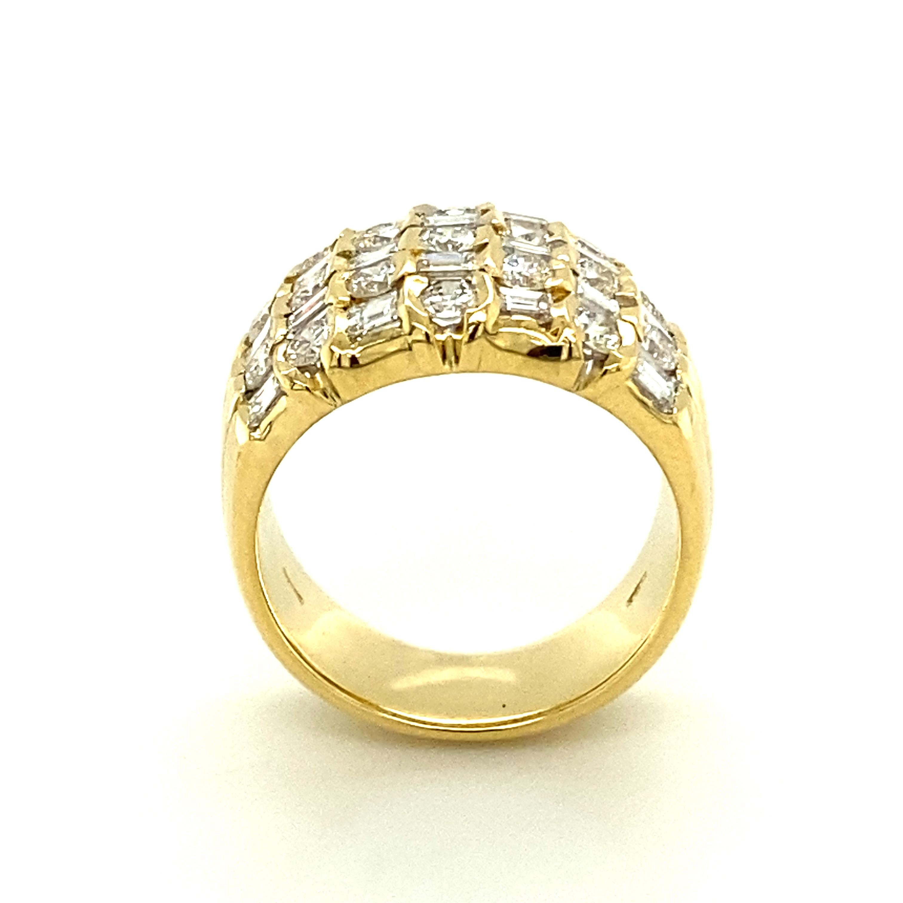 Sparkling Diamond Ring in 18 Karat Yellow Gold 1