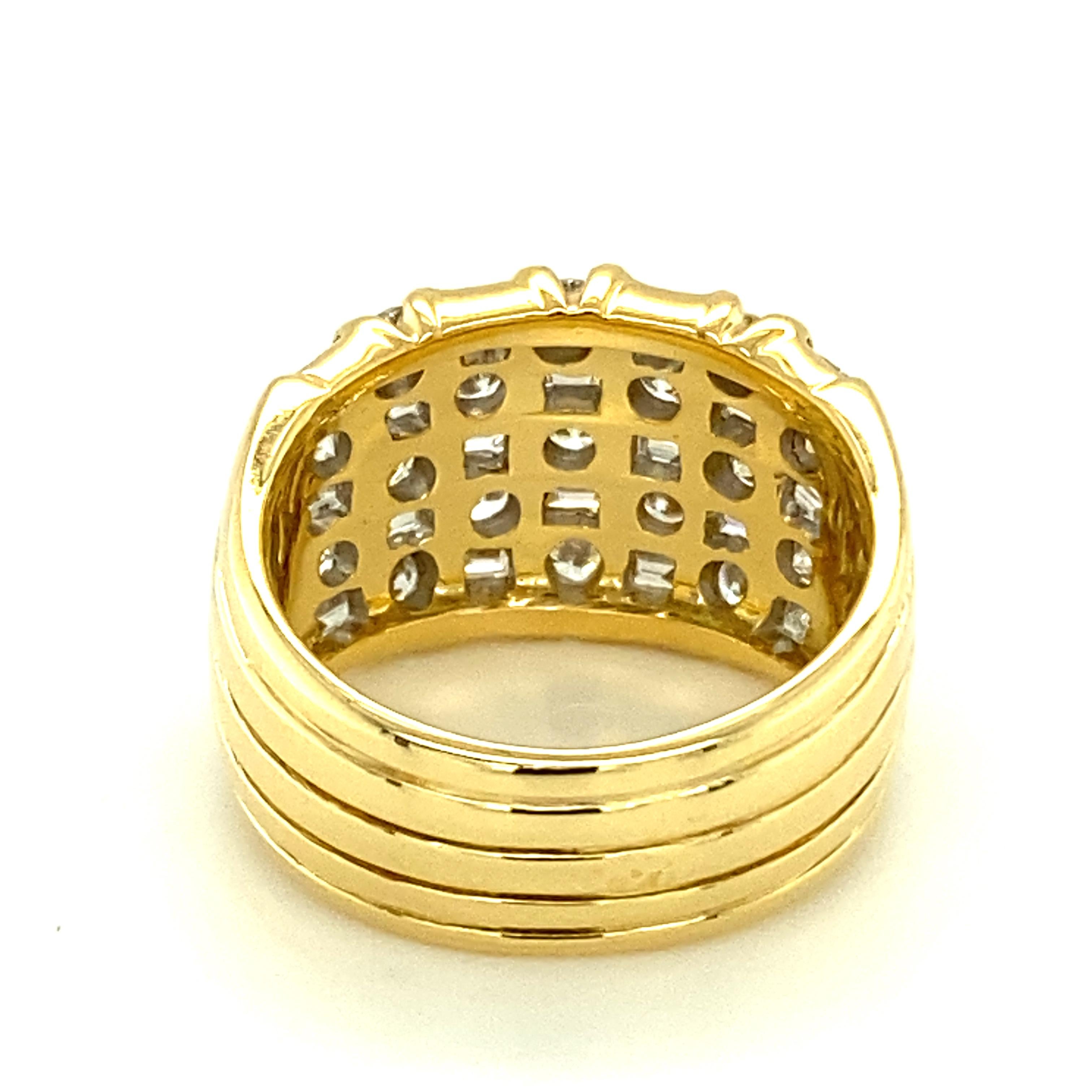 Sparkling Diamond Ring in 18 Karat Yellow Gold 4