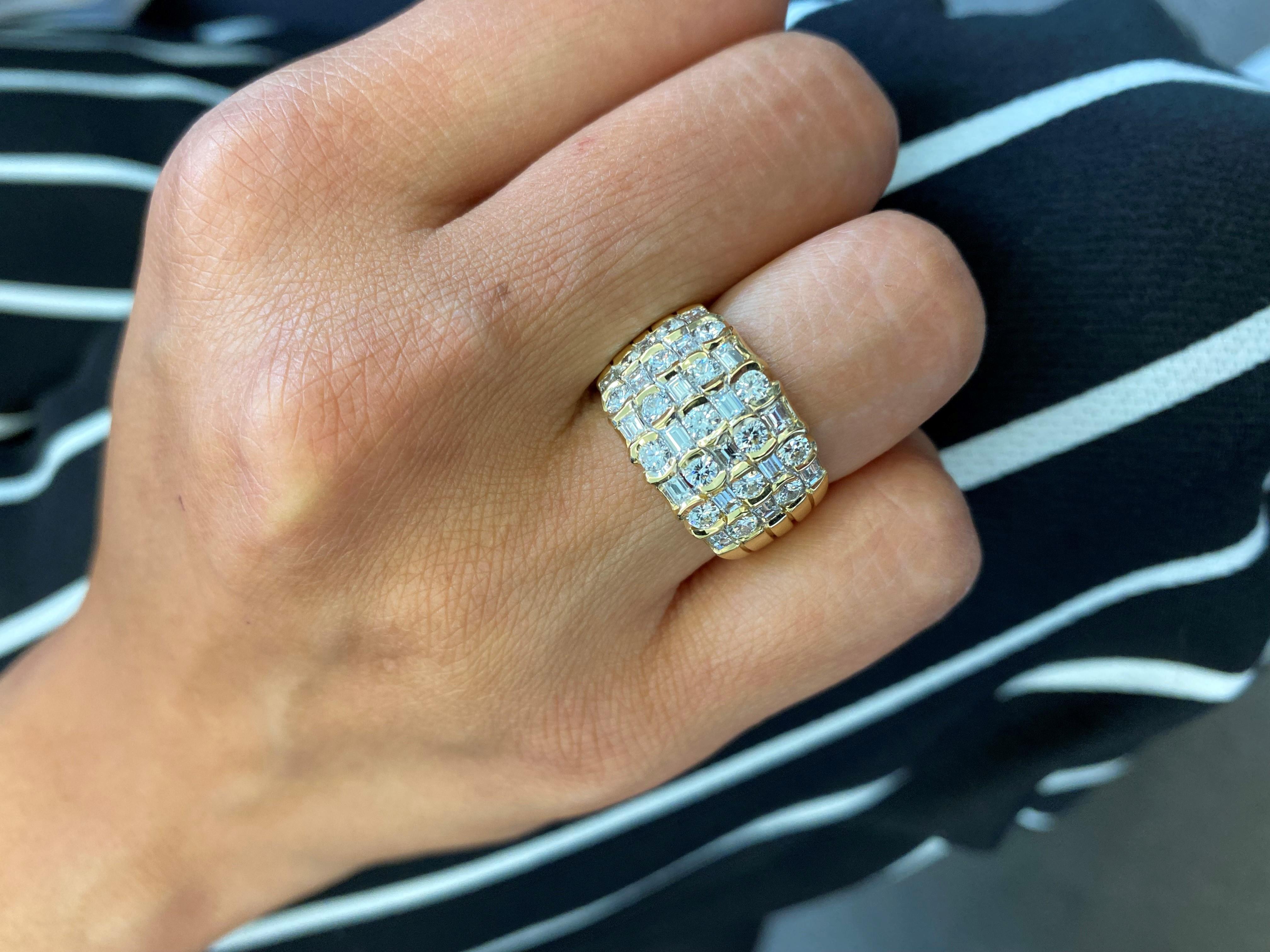 funkelnder Diamantring aus 18 Karat Gelbgold (Zeitgenössisch)