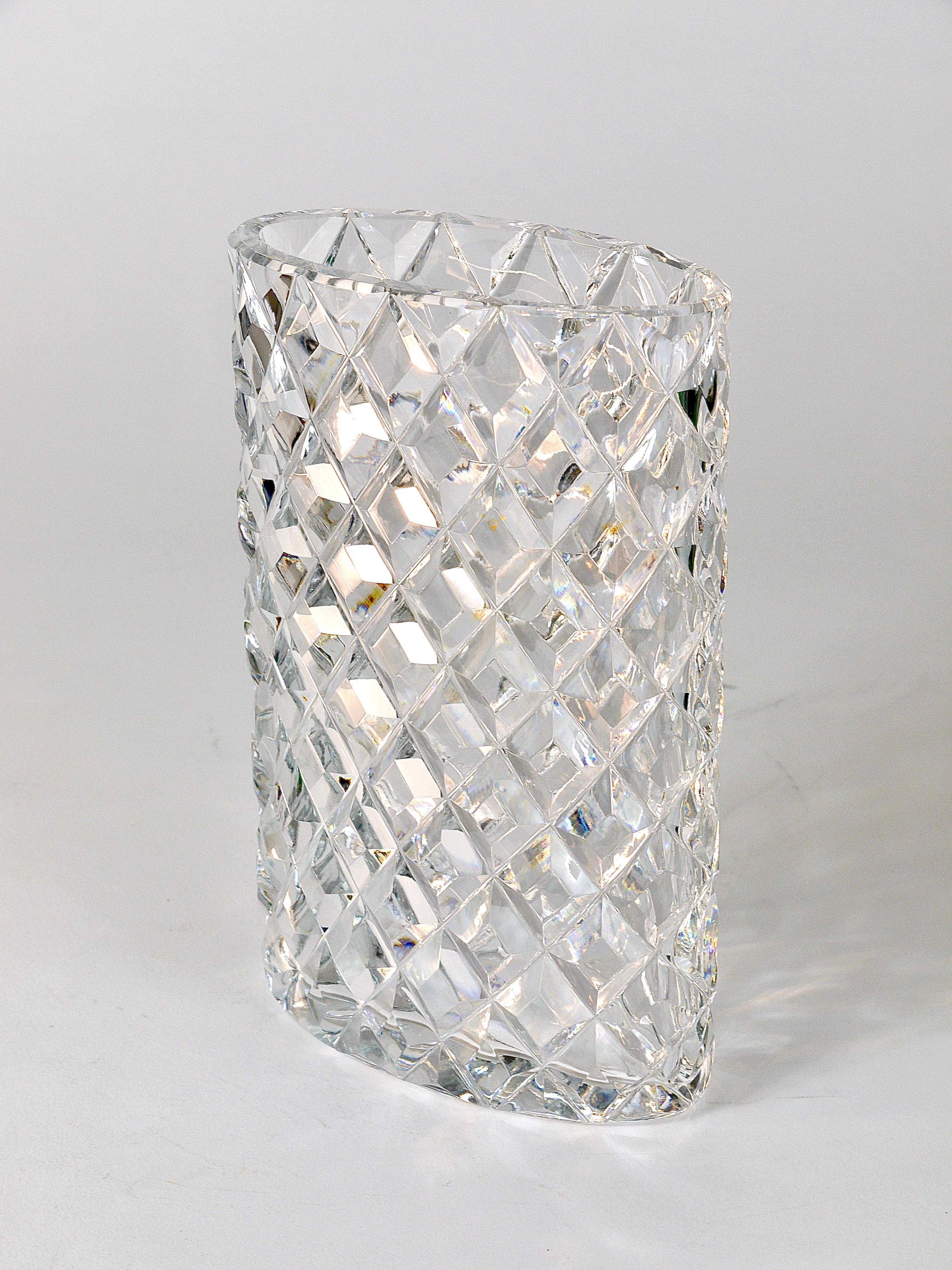 Sparkling Facetted Crystal Glass Vase by Claus Josef Riedel, Austria, 1970s For Sale 8