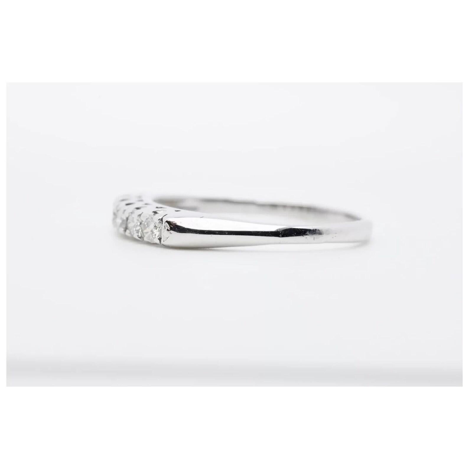 Post-War Sparkling Five Stone 0.20ct Diamond Wedding Band in Platinum For Sale