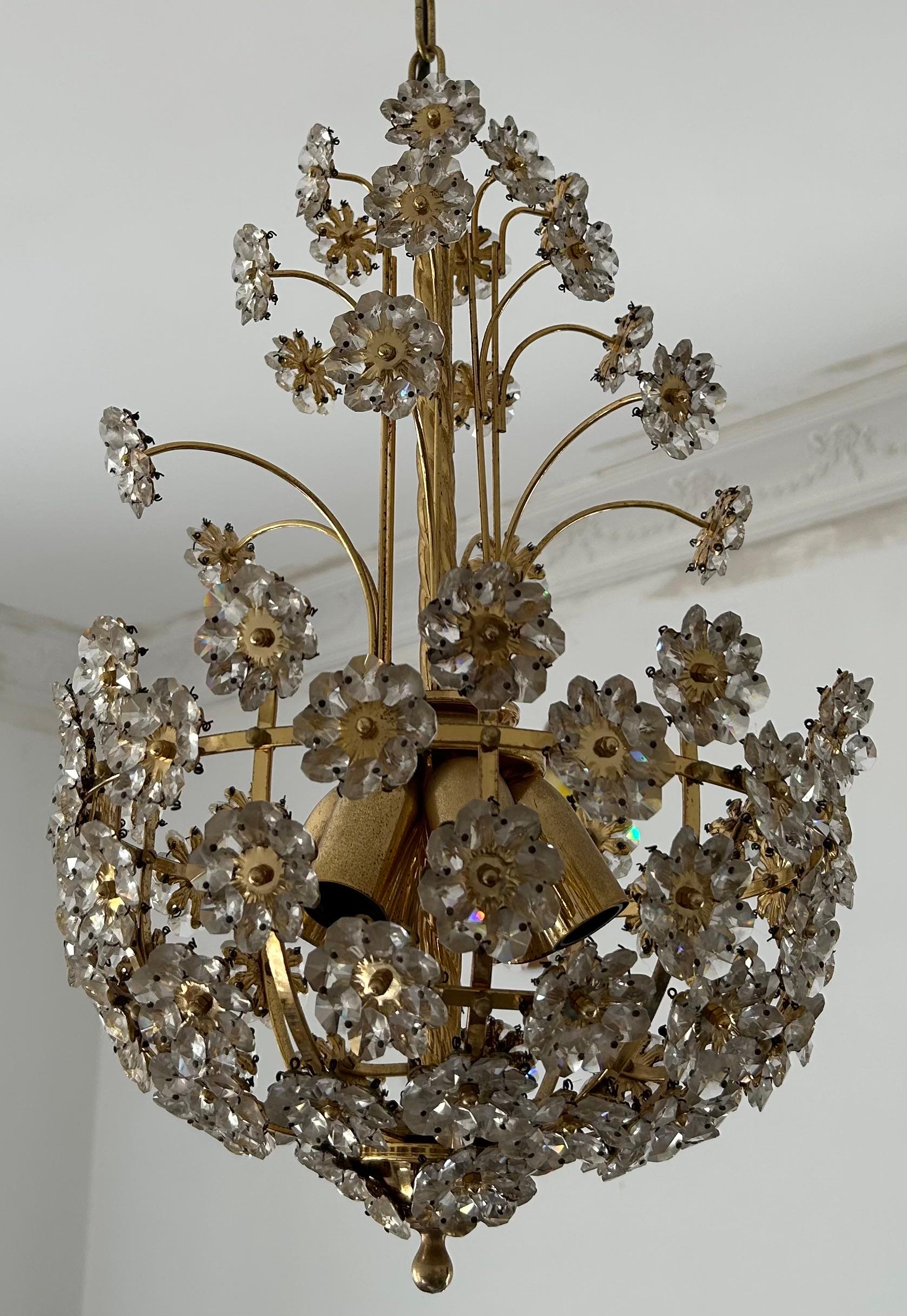 Italiano Scintillante lampadario floreale di Murano, anni '80 in vendita