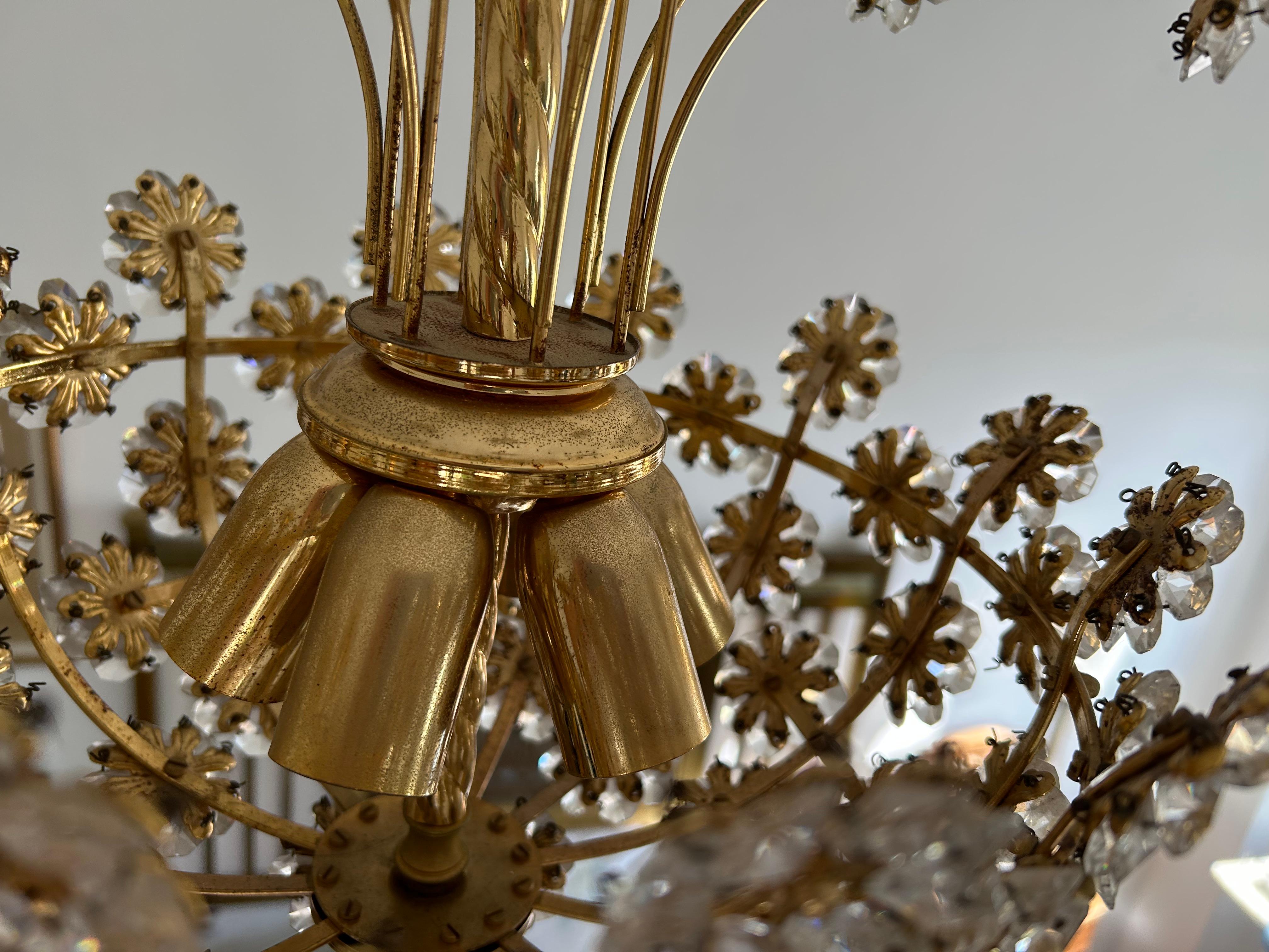 Sparkling Floreal Murano Chandelier, 1980's For Sale 1