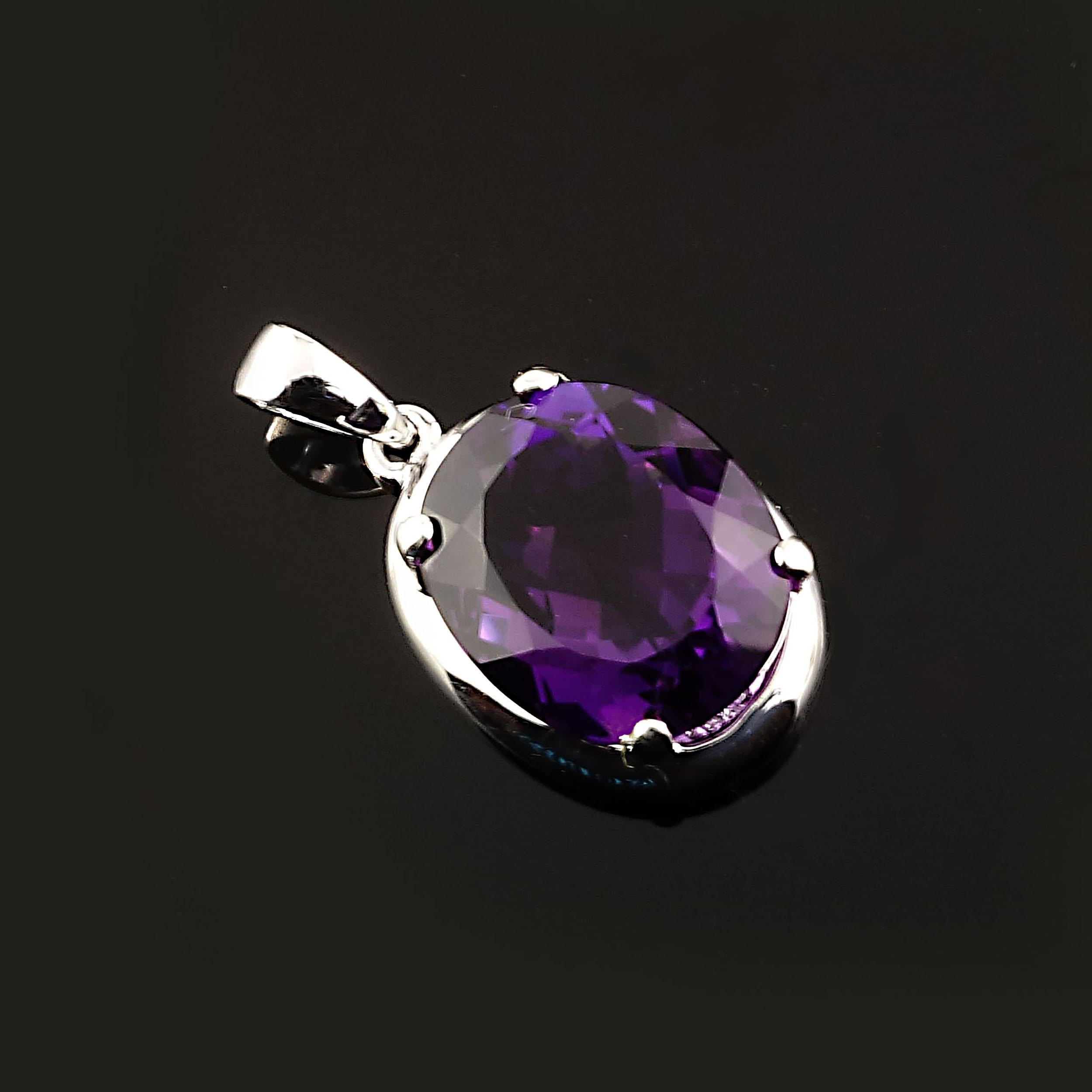  AJD Sparkling Oval Amethyst in Sterling Silver Pendant In New Condition In Raleigh, NC