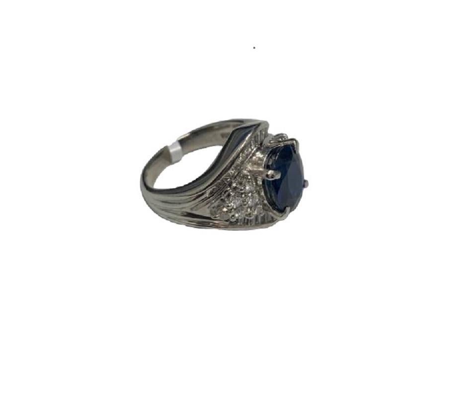 Oval Cut Sparkling Platinum 3.12 Carat Sapphire Ring For Sale