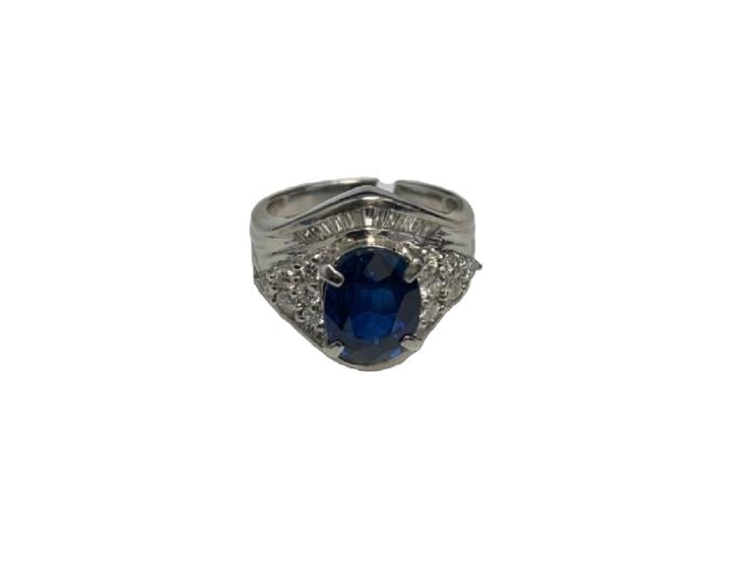 Sparkling Platinum 3.12 Carat Sapphire Ring In New Condition For Sale In New York, NY