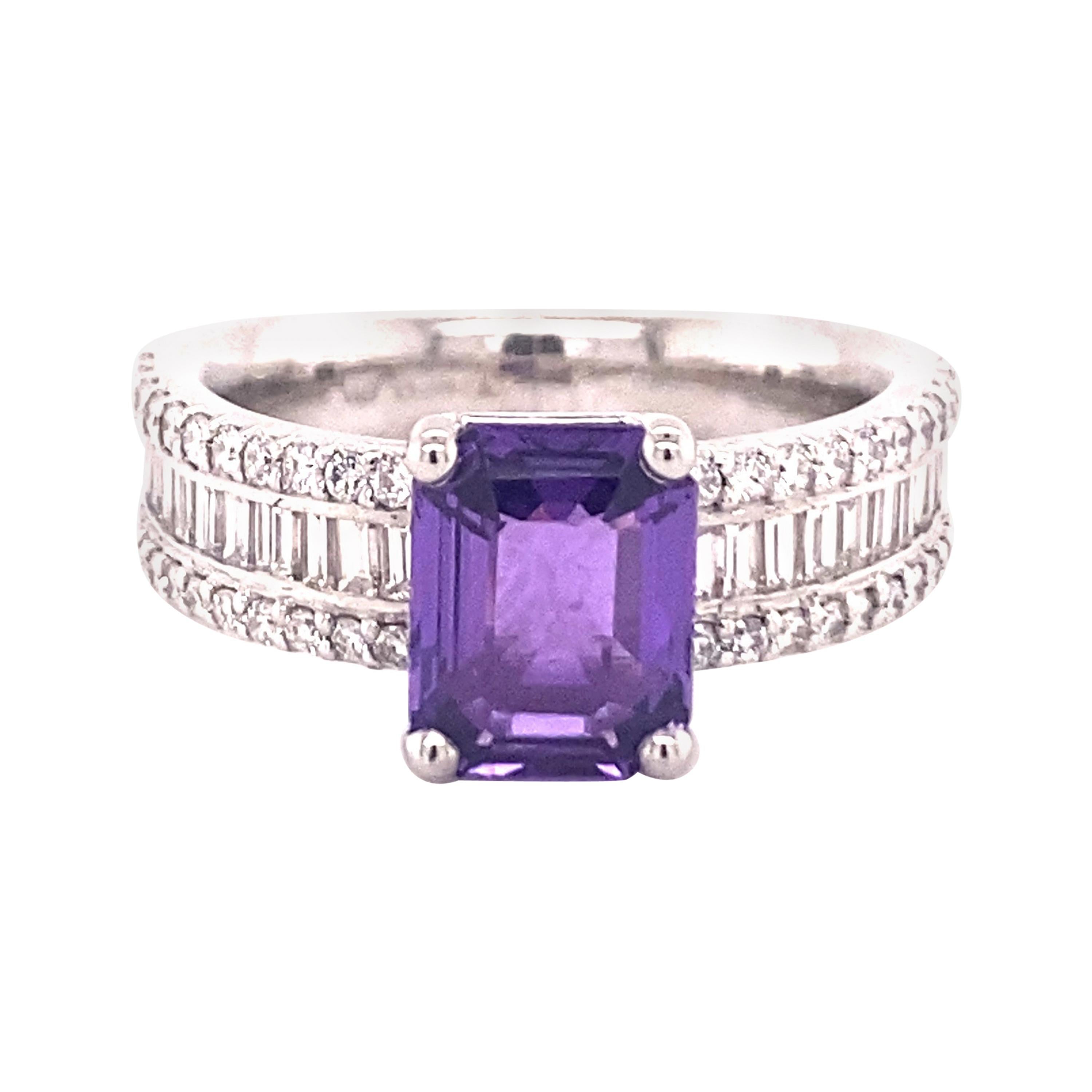 Bague en platine 950 avec saphir violet étincelant et diamants sertis